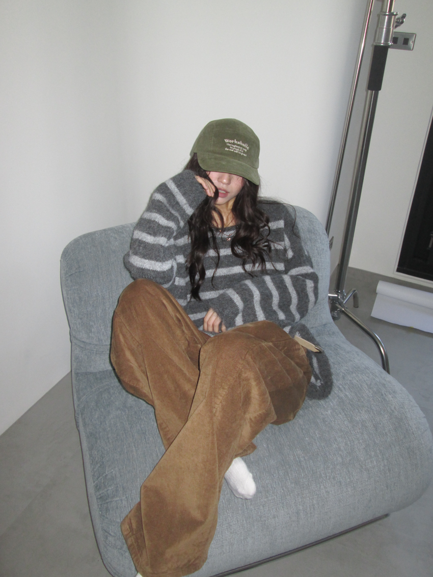 workaholic embroidery corduroy cap