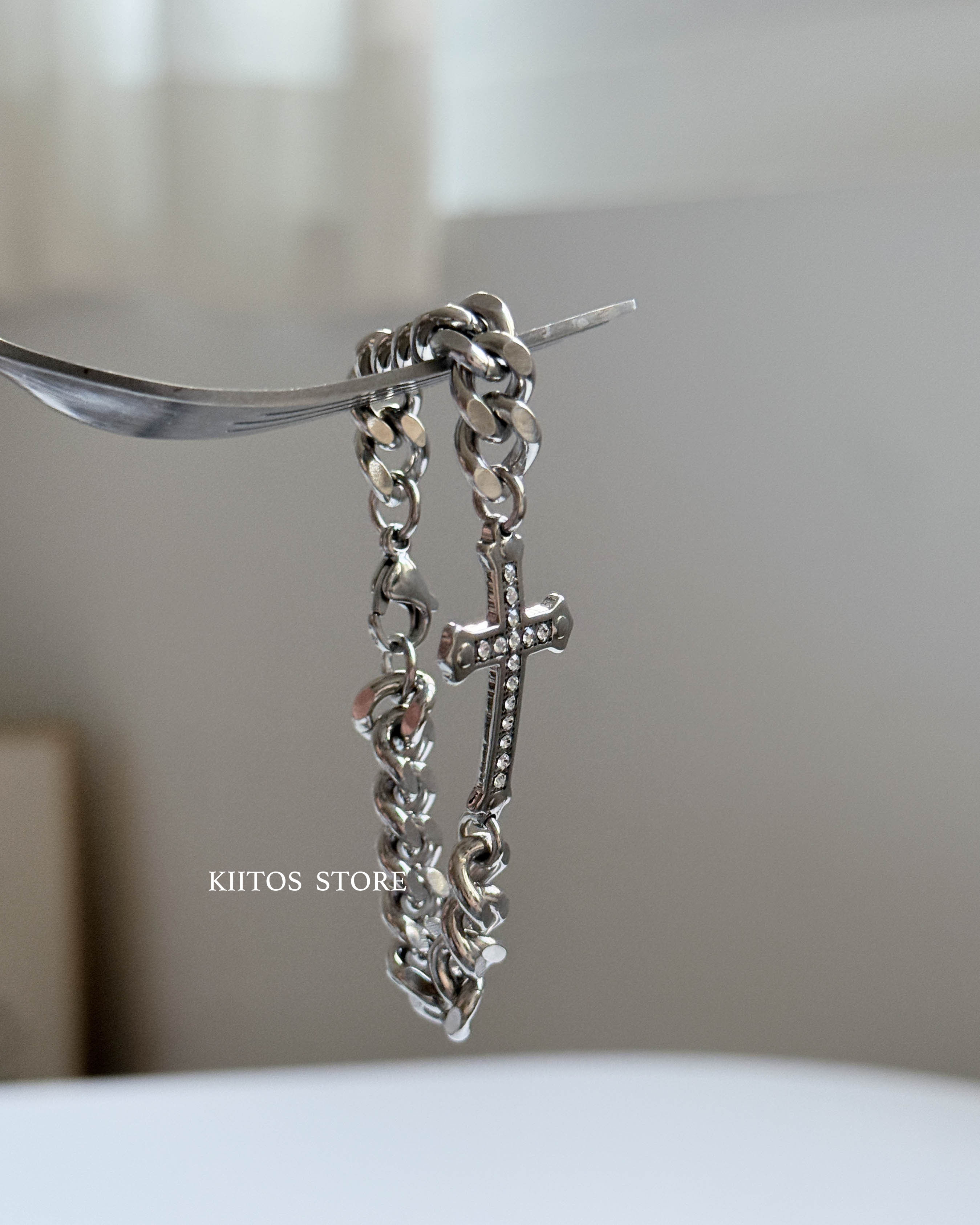 【現貨】韓國代購 OFUSE Cross Bracelet 克羅心風 水鑽 十字架 古巴鍊 手鍊