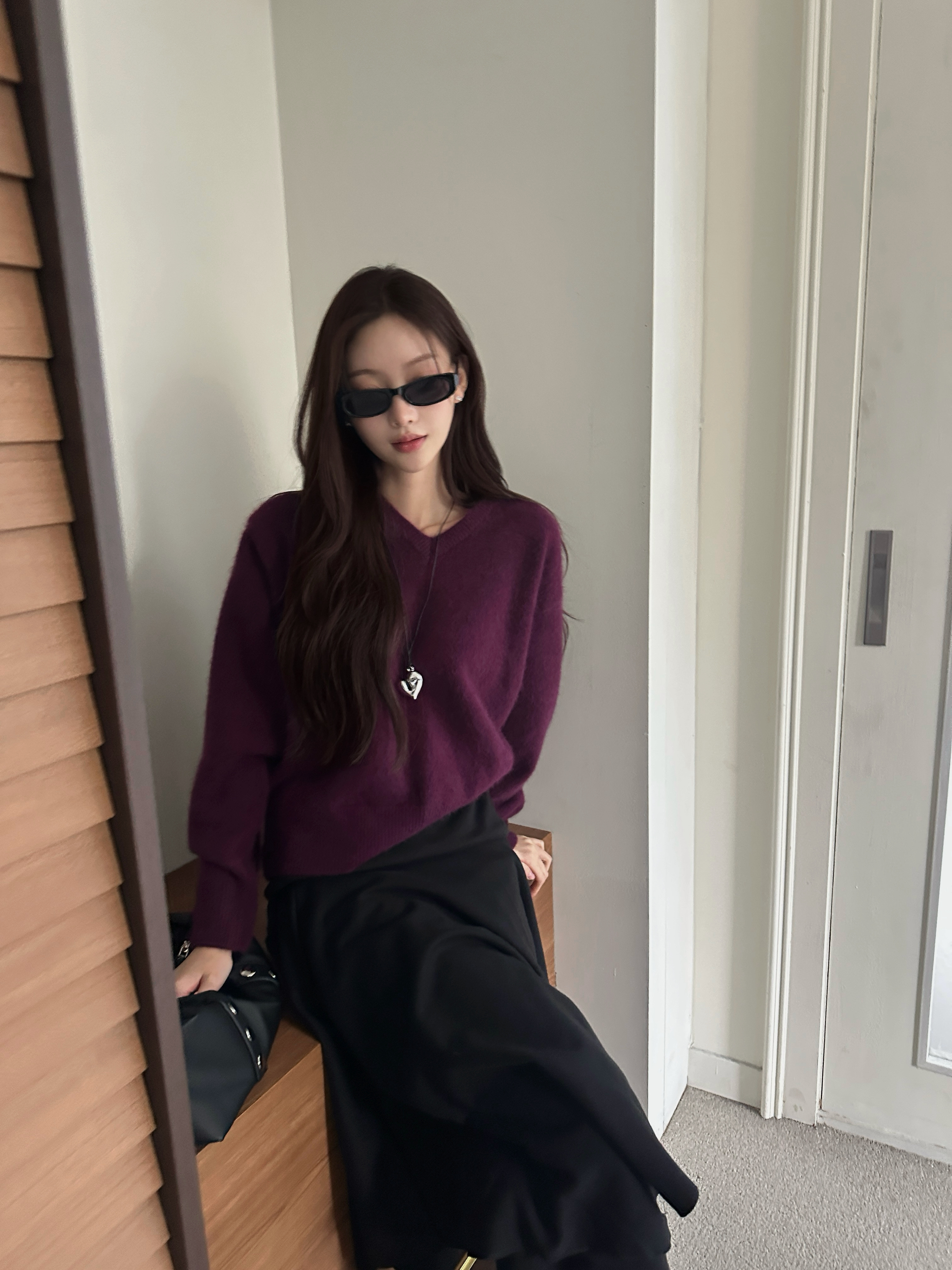 【現貨】D11 Wool 柔軟親膚V領毛衣 (紫)