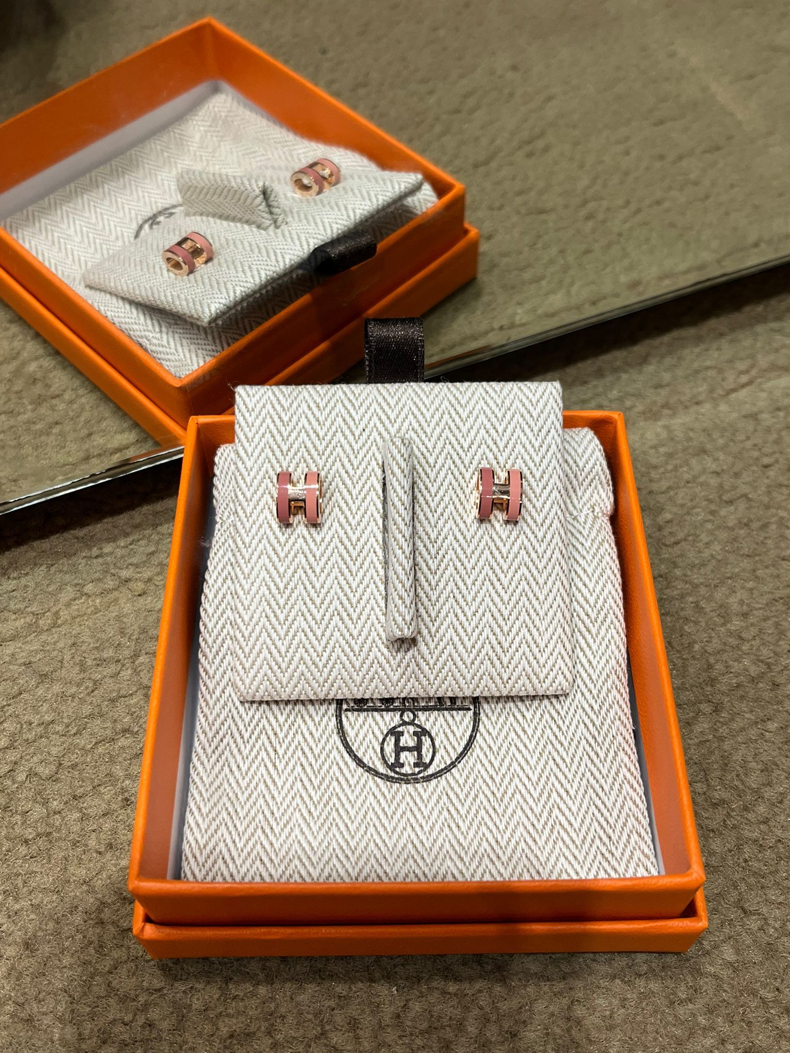 Mini pop H earrings B4 beaute cd