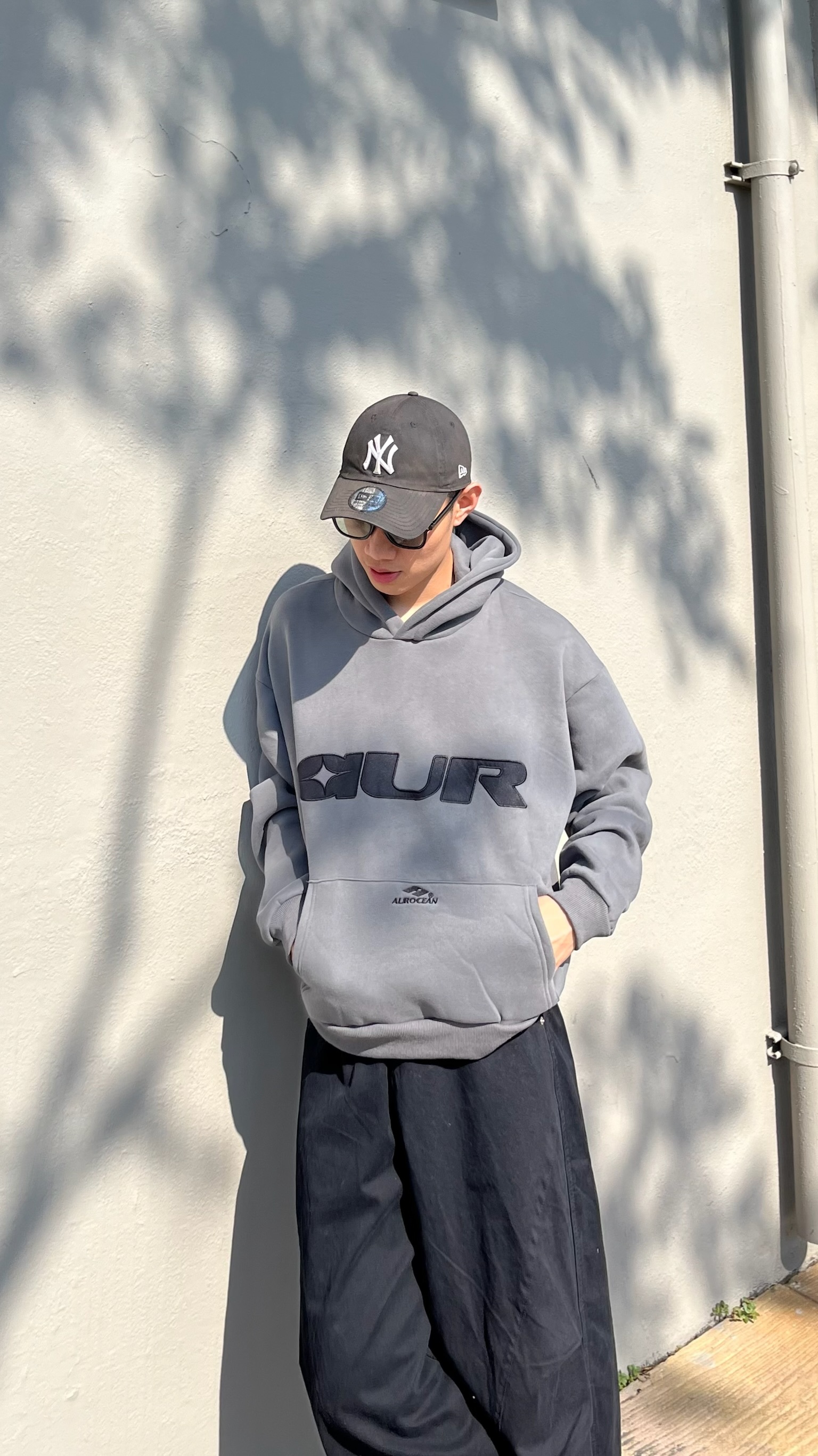 AUR 刺繡寬短版帽Tee (2colors)