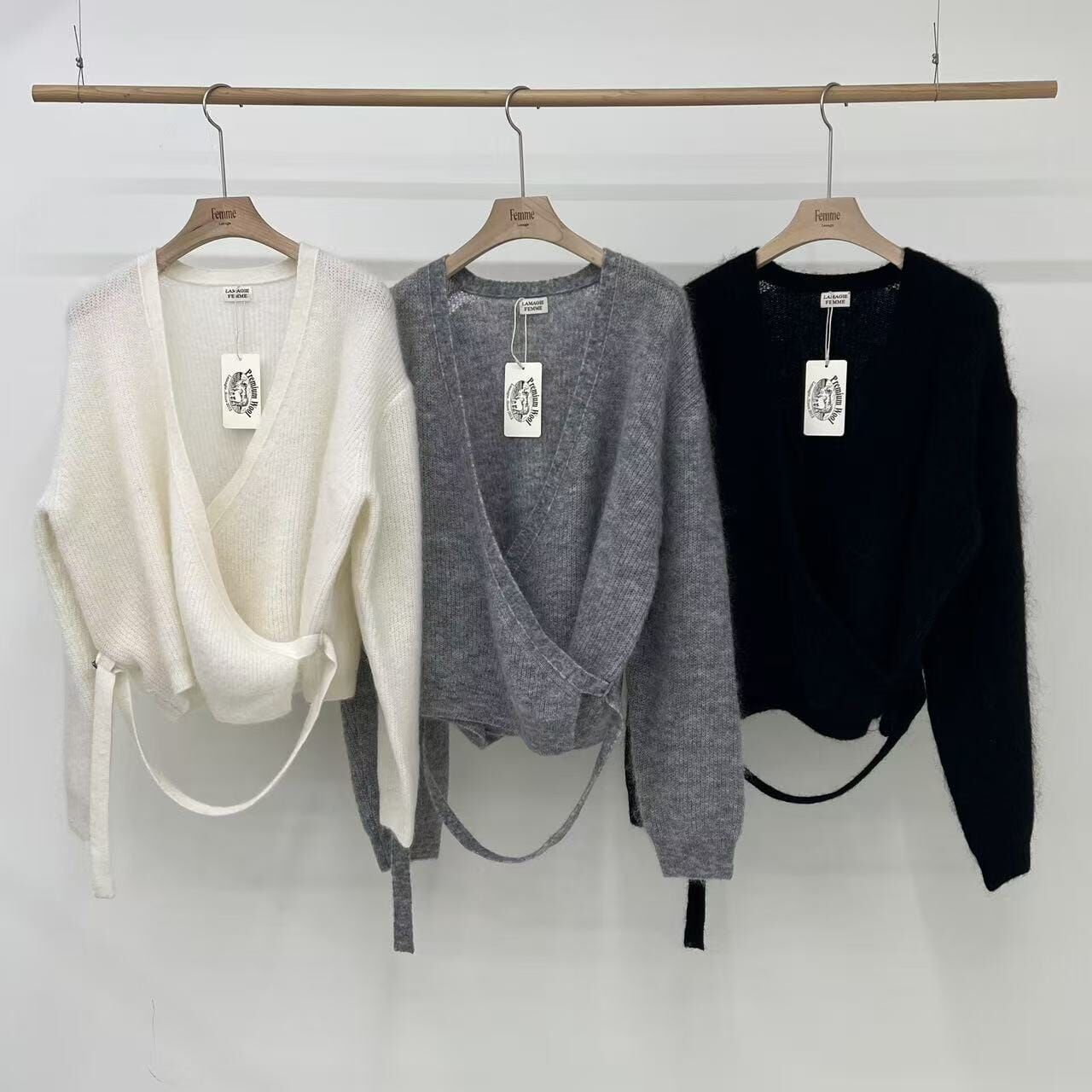 LF5231 交叉頁後綁帶毛感上衣