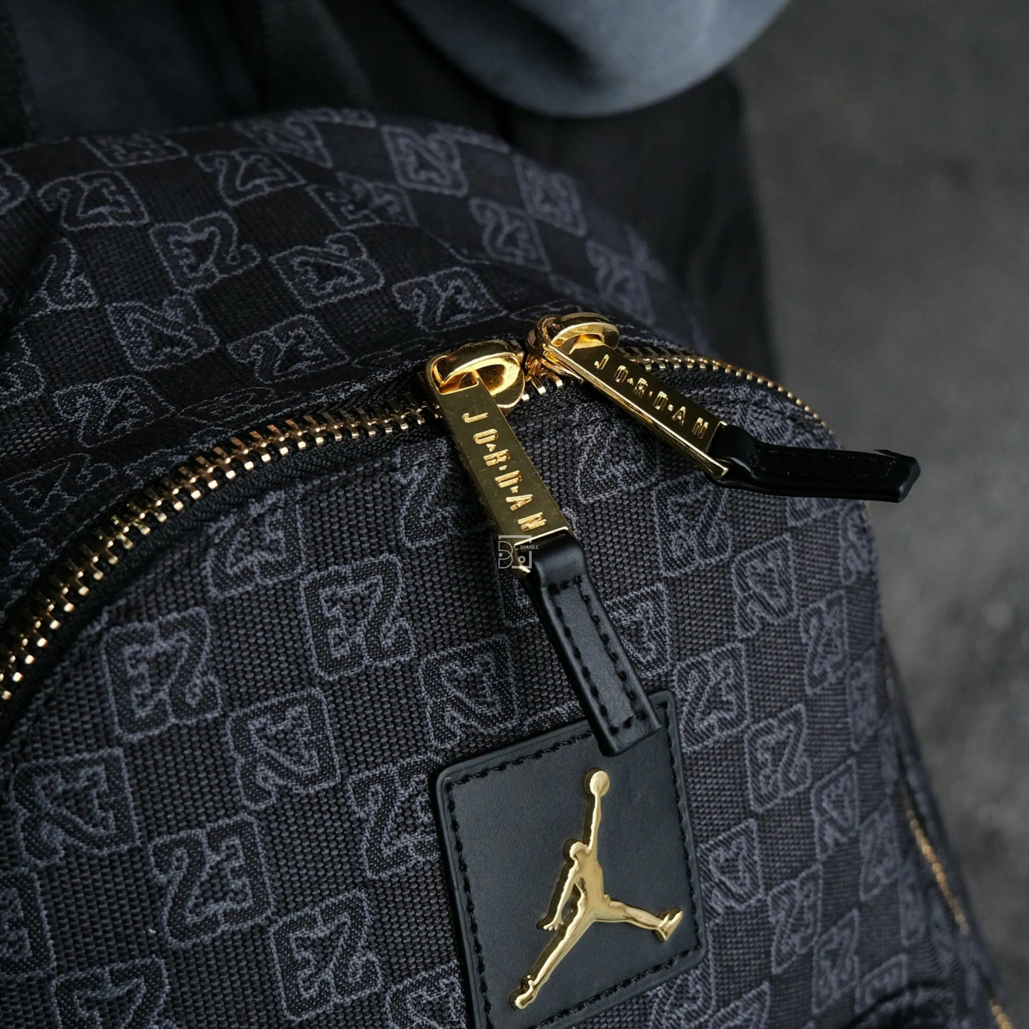 陳傑憲同款背包