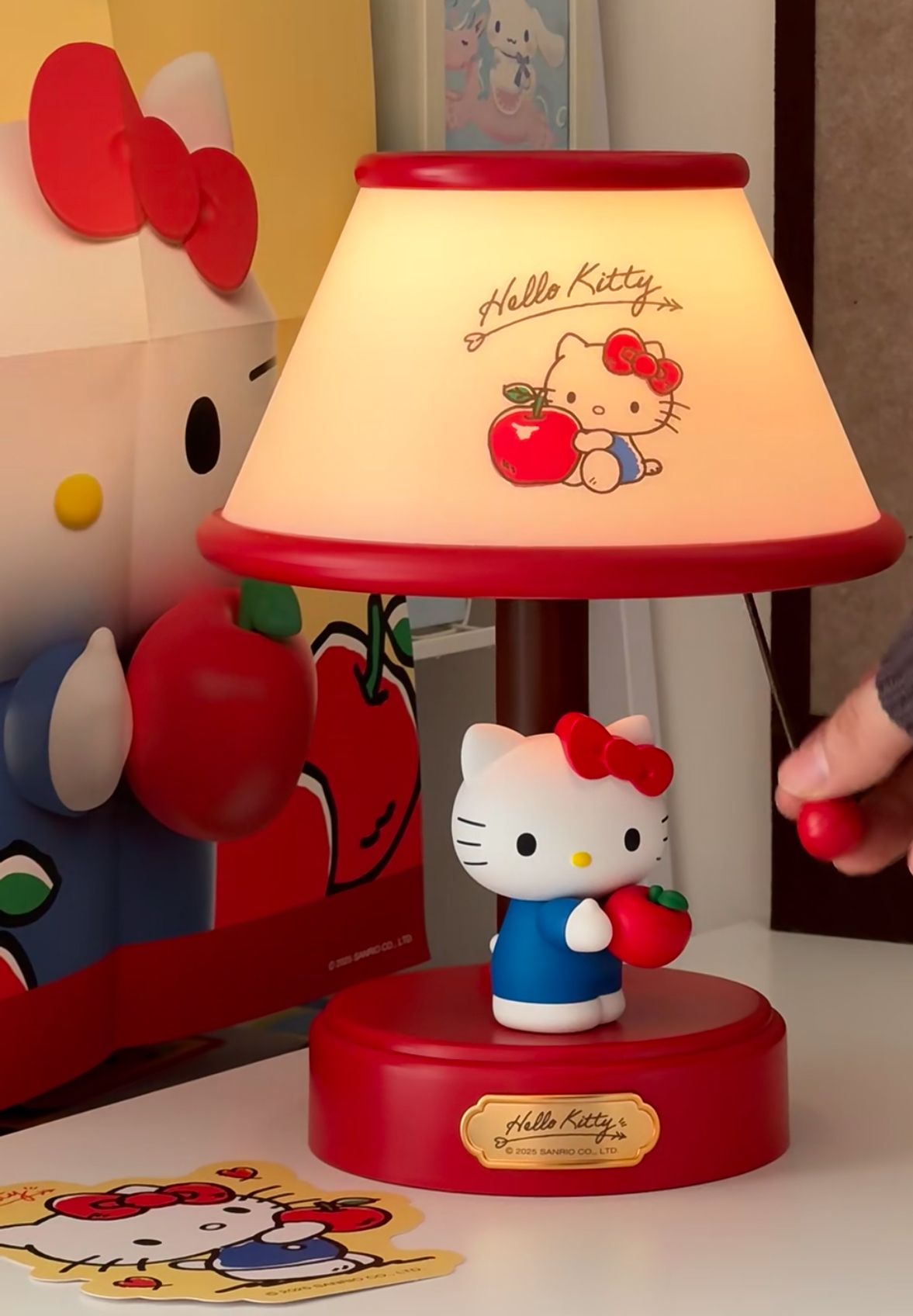 【 預購 】Hello Kitty 蘋果款 互動玩具台燈