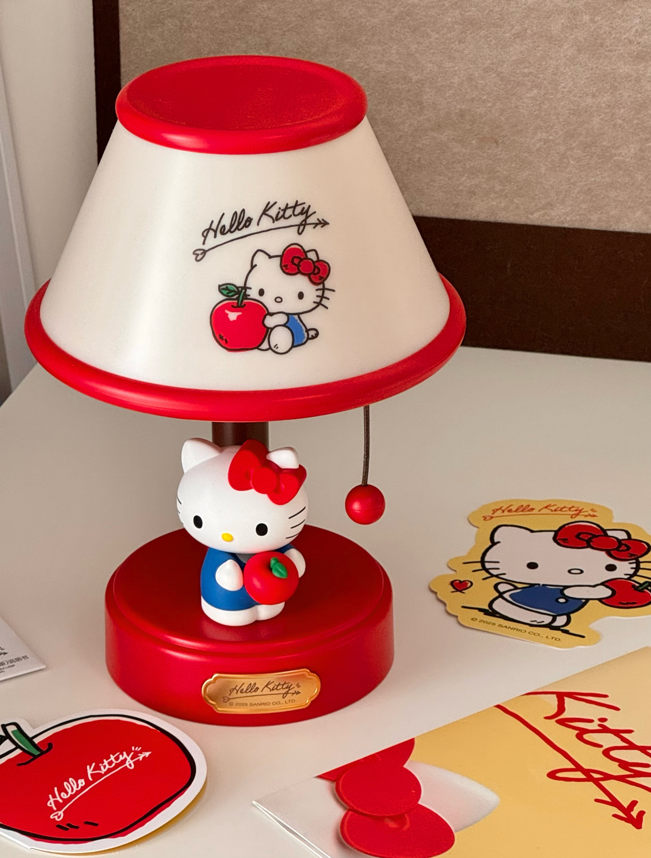 【 預購 】Hello Kitty 蘋果款 互動玩具台燈