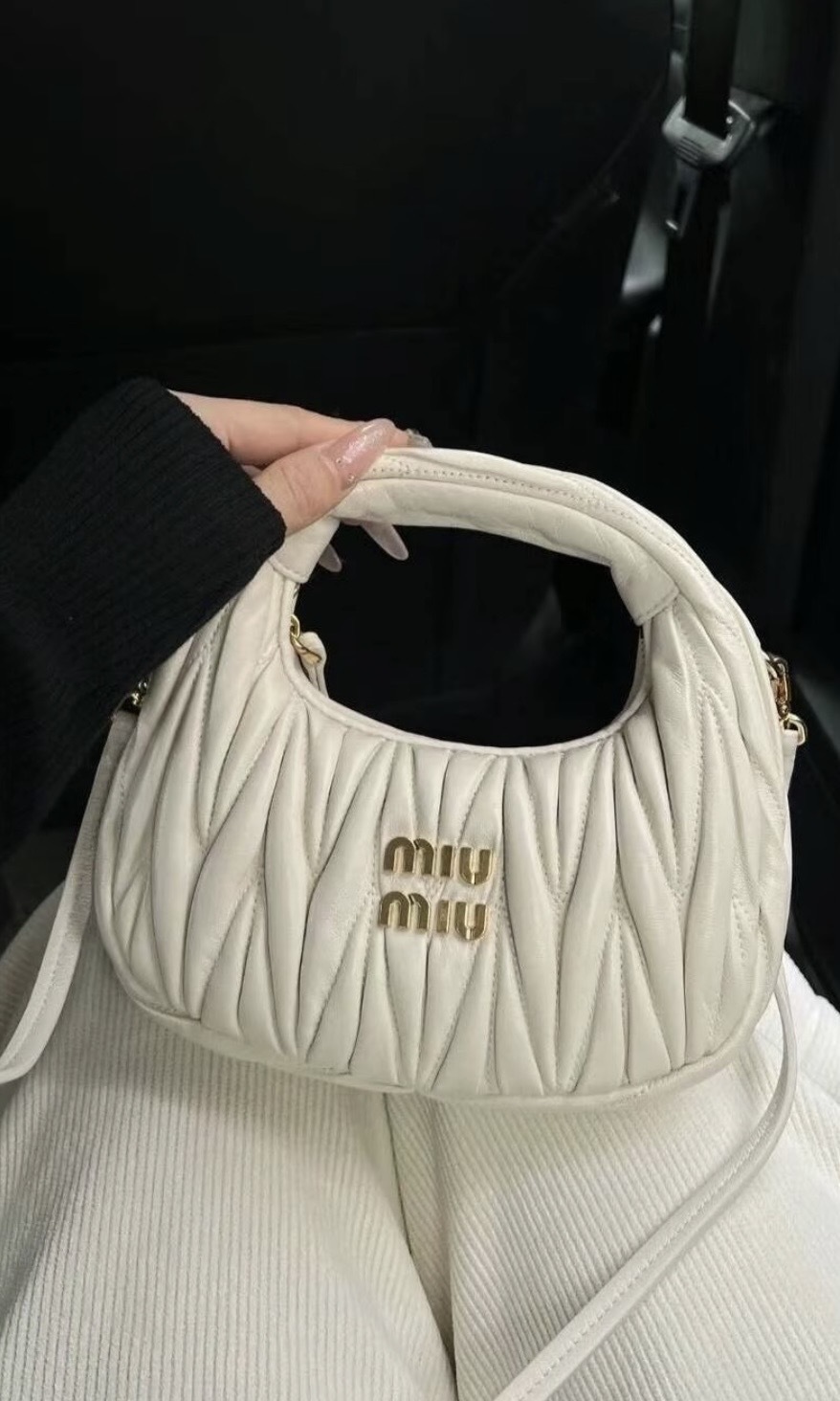 MIU MIU Wander系列 Hobo包腋下包