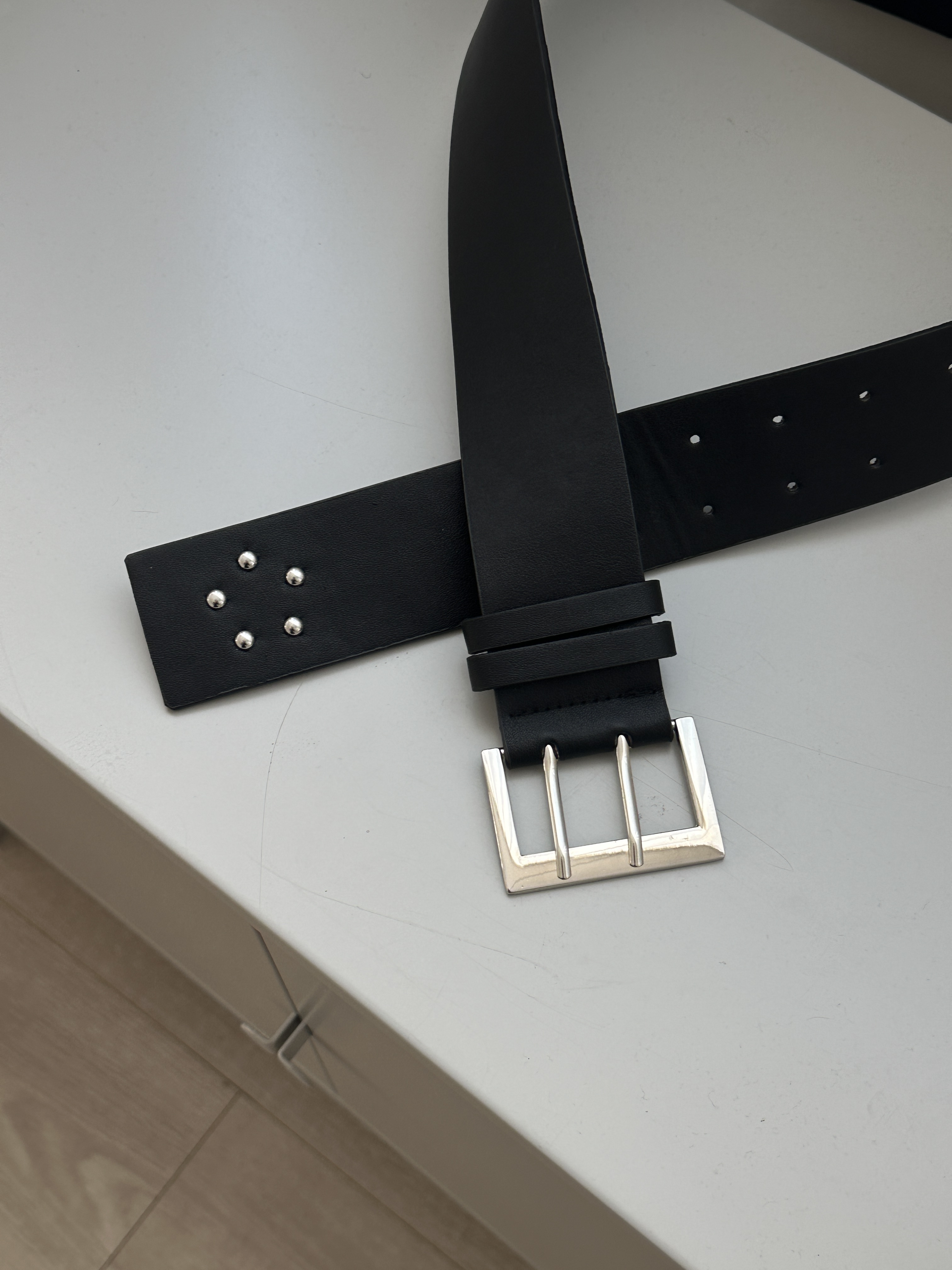 D29 細節點綴 方形皮帶