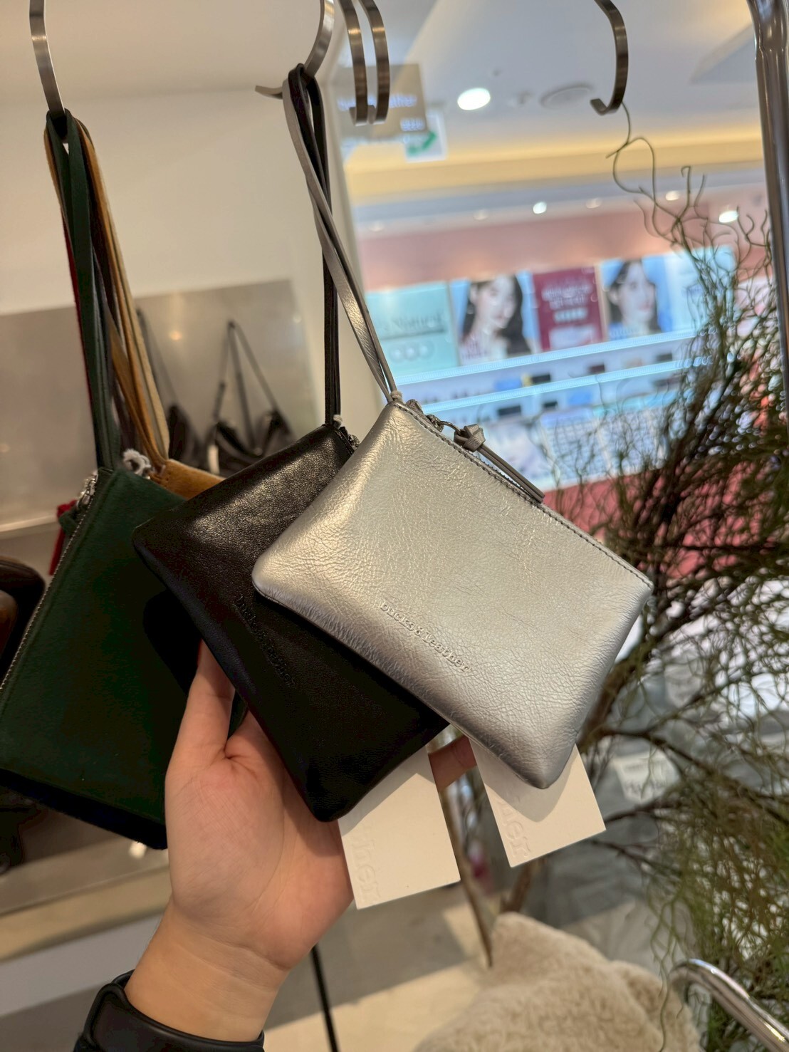 BU5223 25FW 枕頭收納零錢包 - 羊皮亮面