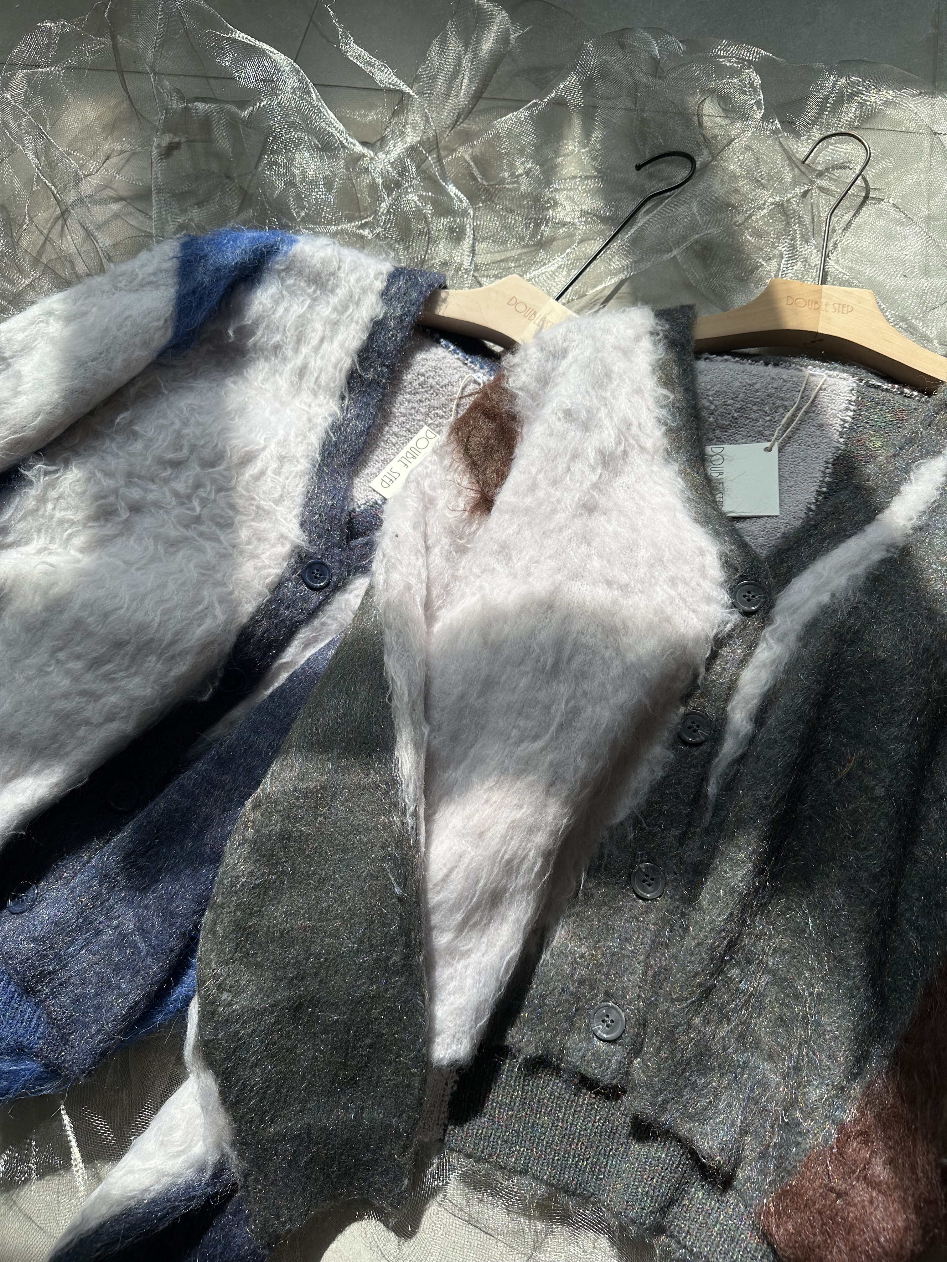 重工藝～拼色混毛V領針織開胸上衣 - SW53875