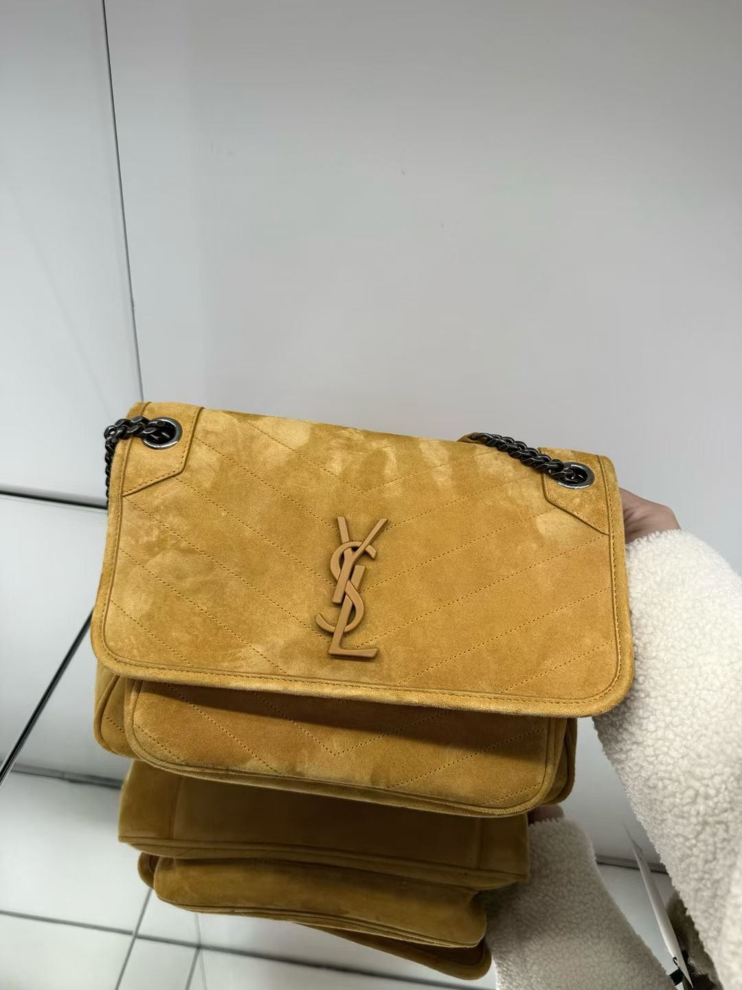 Outlet YSL Niki Bag