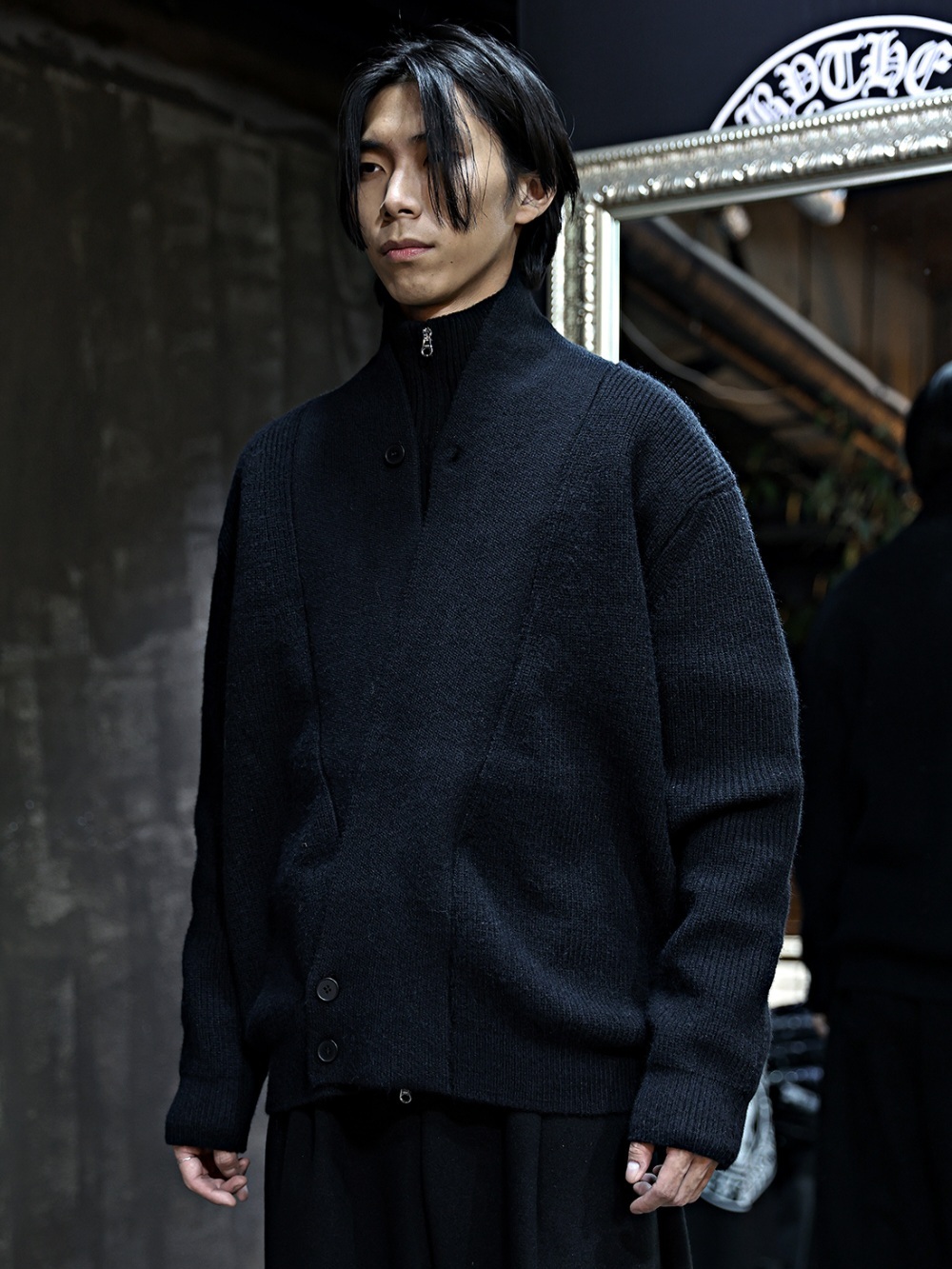 寬領針織開襟衫