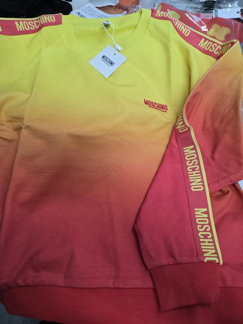 [S] MOSCHINO YELLOW SWEATSHIRT FLEECE MULTICOLOUR PATTERN LONG SLEEVES, 231V6A170744211215 (SM904)