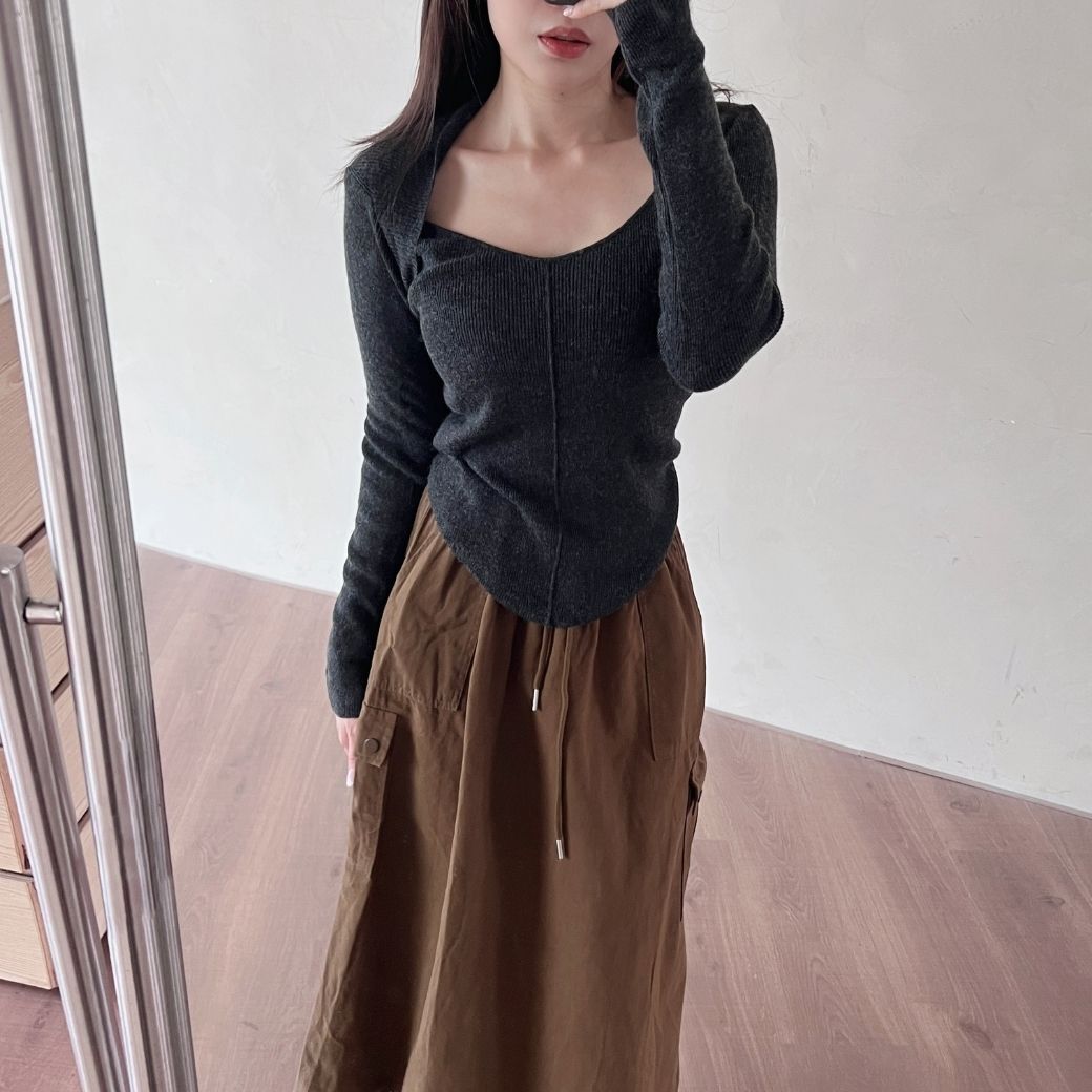 【單穿就超好看】DOMISS羊絨針織方領修身上衣 爆推-4色 針織上衣 毛衣(現貨)