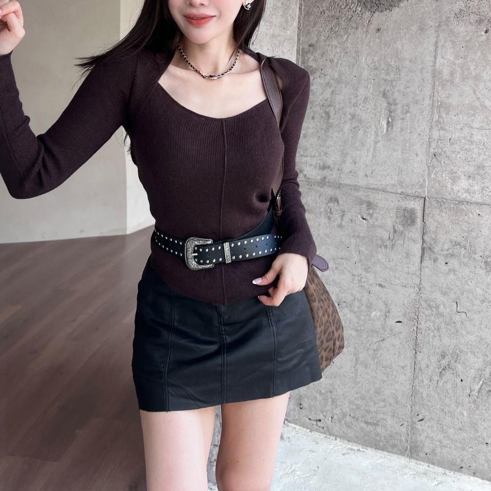 【單穿就超好看】DOMISS羊絨針織方領修身上衣 爆推-4色 針織上衣 毛衣(現貨)