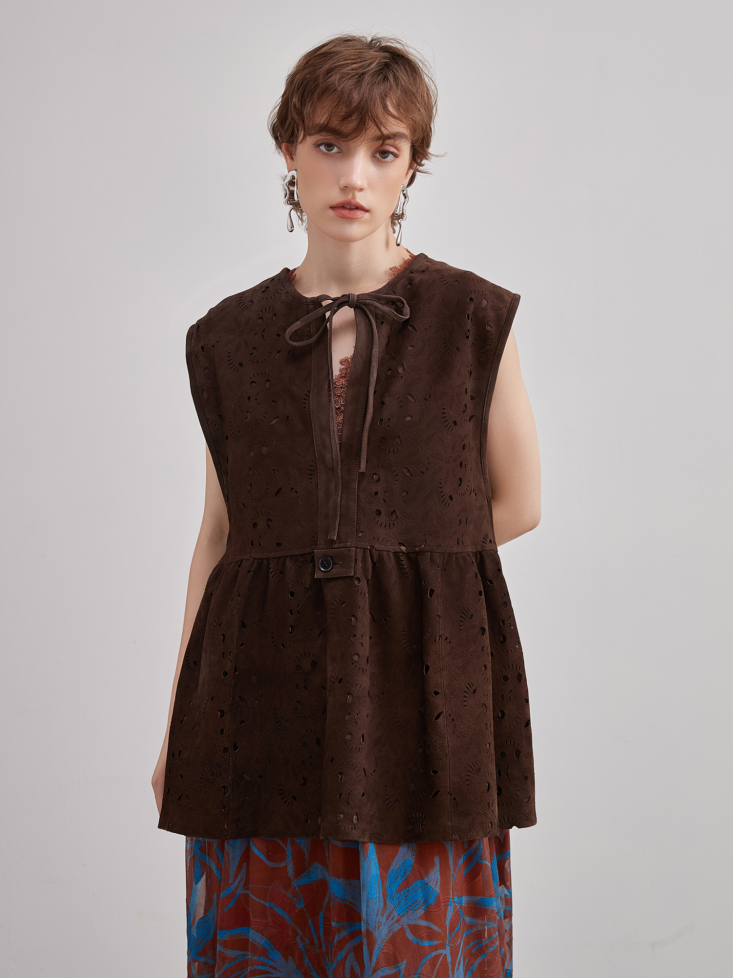 mi-tu 鏤空羊皮背心裙