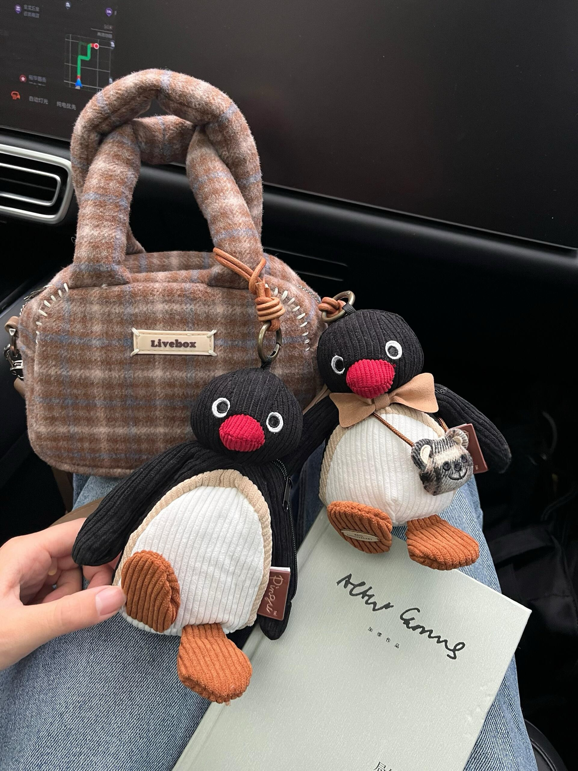 PINGU 企鵝家族 正版授權 45週年限定 冬日復古系列 燈芯絨 毛絨吊飾 鑰匙圈 4款(任買兩件711免運)/現貨