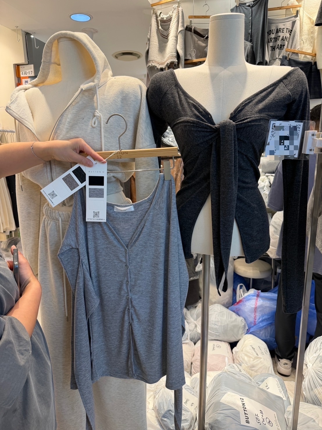 【韓國連線】A05 女神V領綁帶上衣