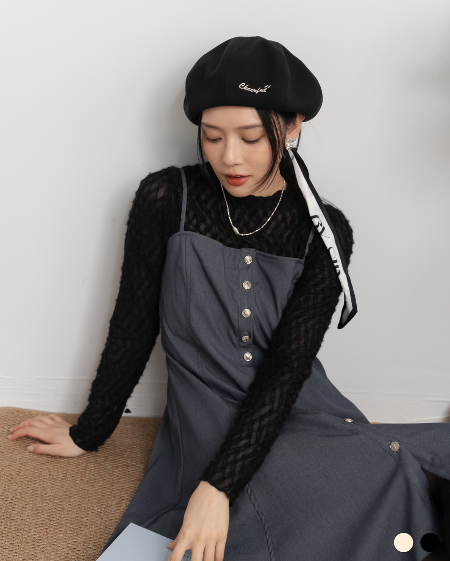 透膚立體紋高領上衣