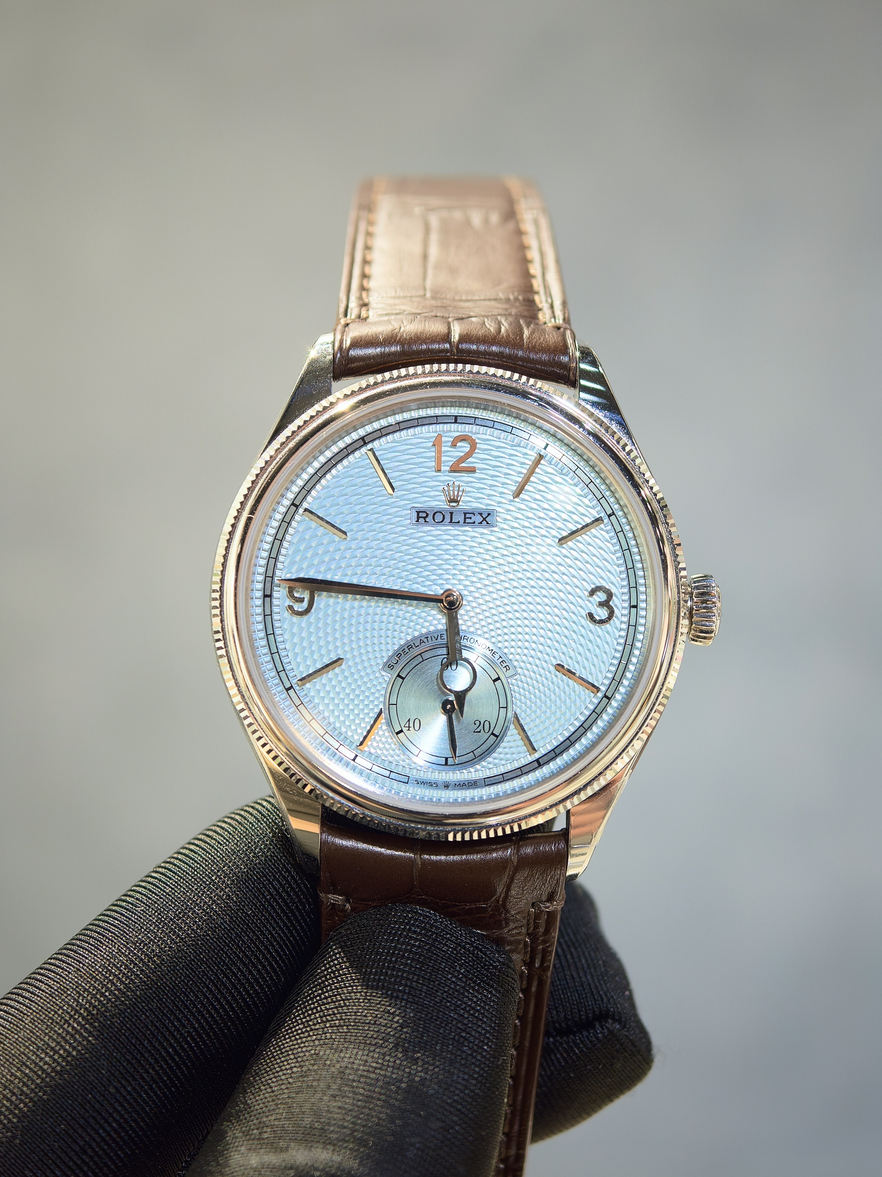 全新勞力士Perpetual 1908型m52506-002鉑金冰藍色錶面配棕色鱷魚皮帶39毫米腕錶