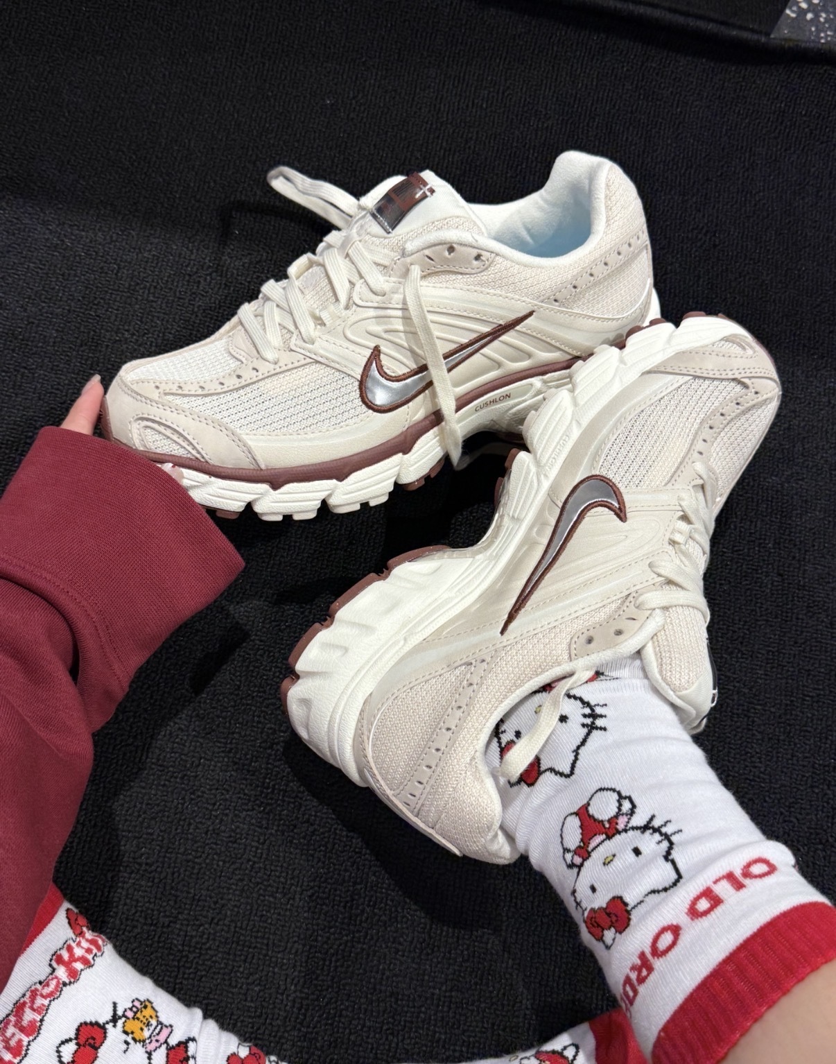 女鞋 NIKE W AIR MAX MOTO 2K 米棕 復古 透氣 緩震 氣墊 運動 休閒鞋【IM6691-001】