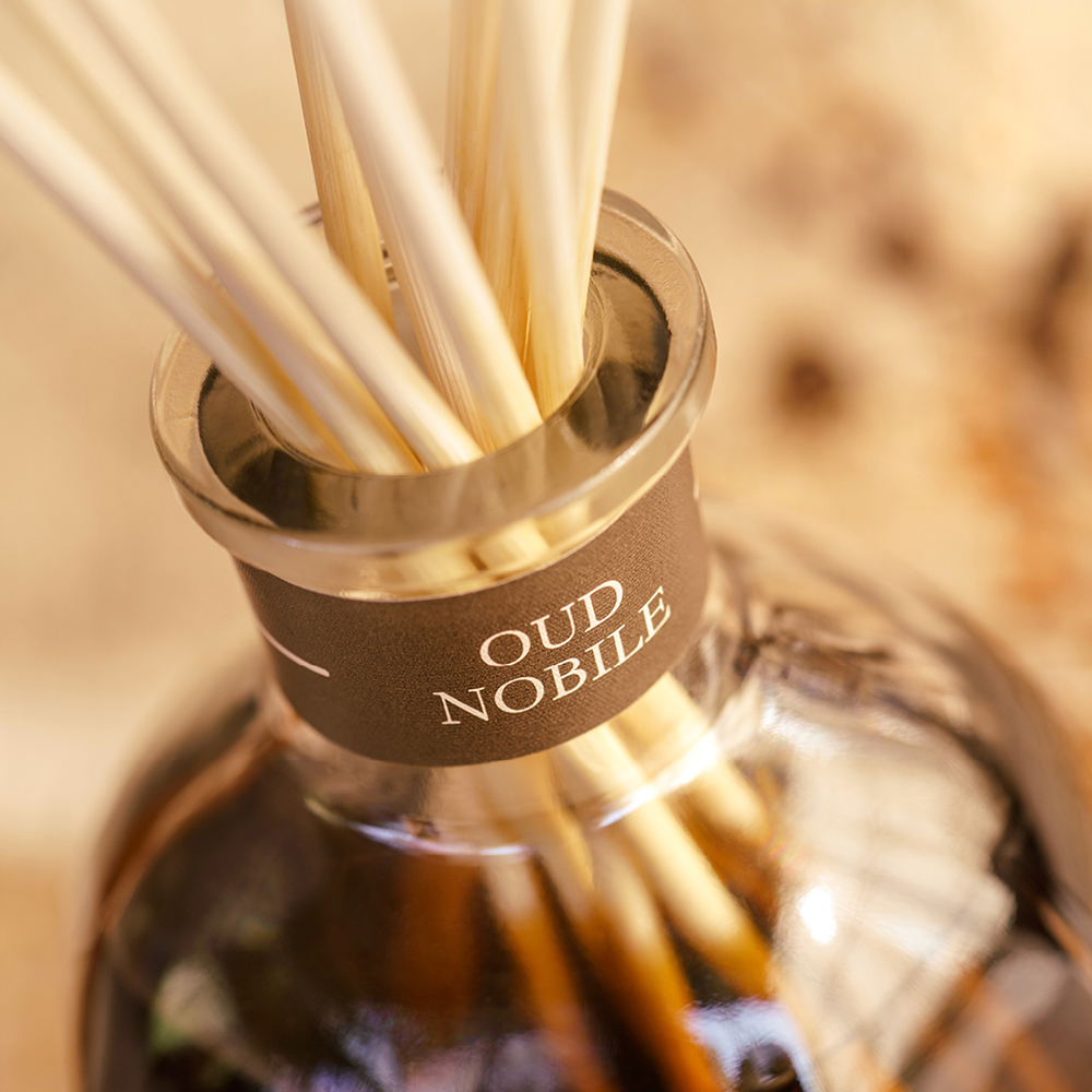 Dr. Vranjes Firenze-Oud Nobile，珍稀沉香及沒藥為主調，揉合佛手柑的清新