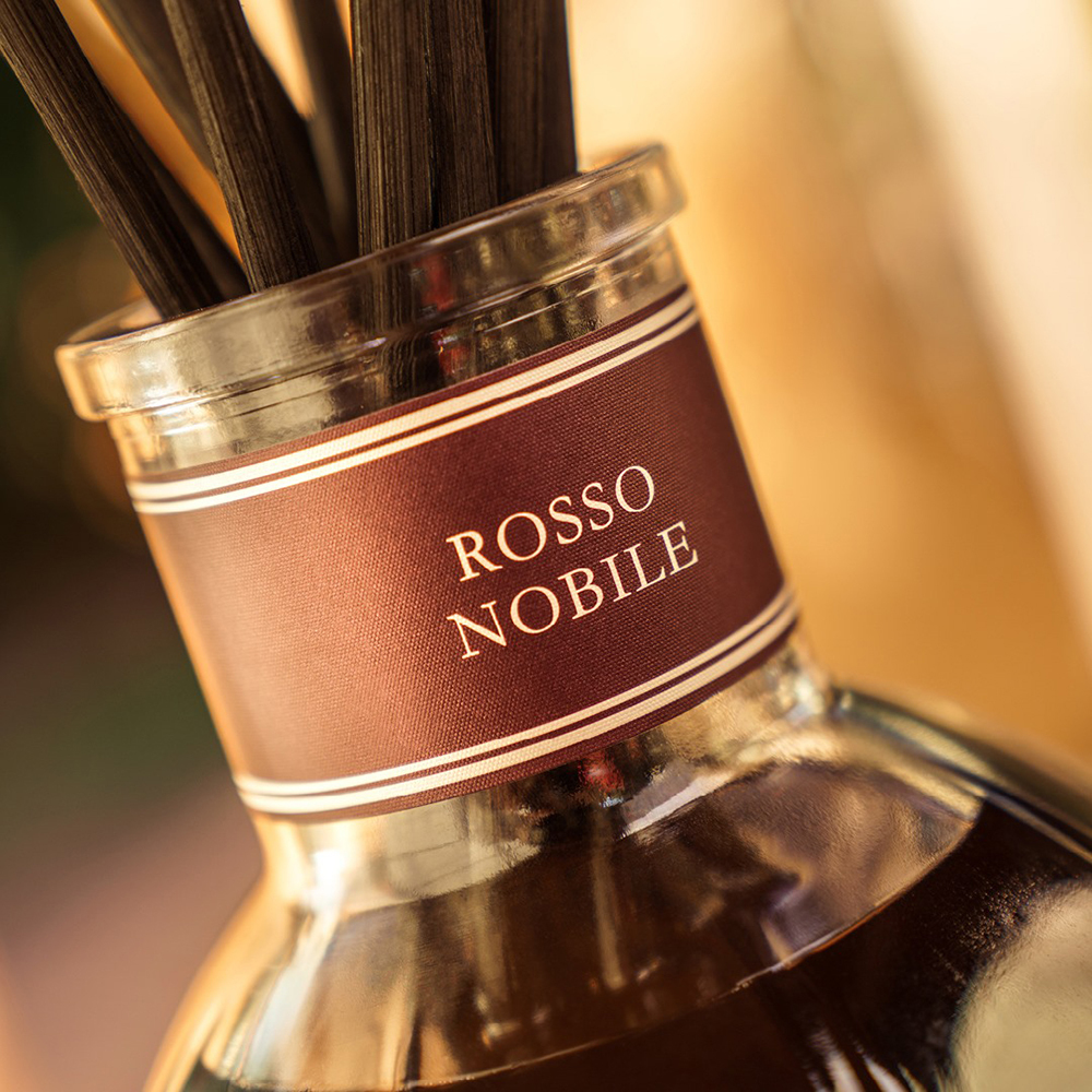 Dr. Vranjes Firenze-Rosso Nobile，野莓、紅色漿果為前奏