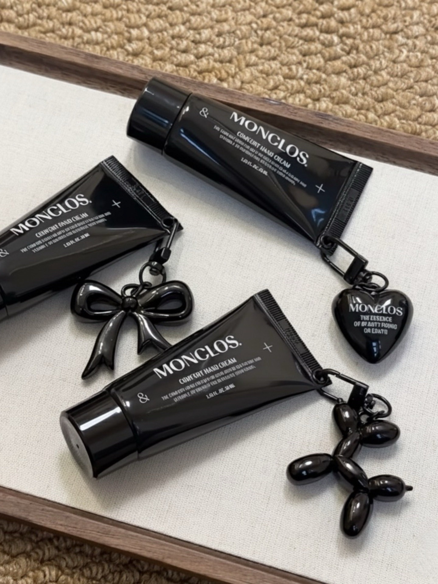 MONCLOS COMFORT 護手霜 30ml (吊飾隨機)