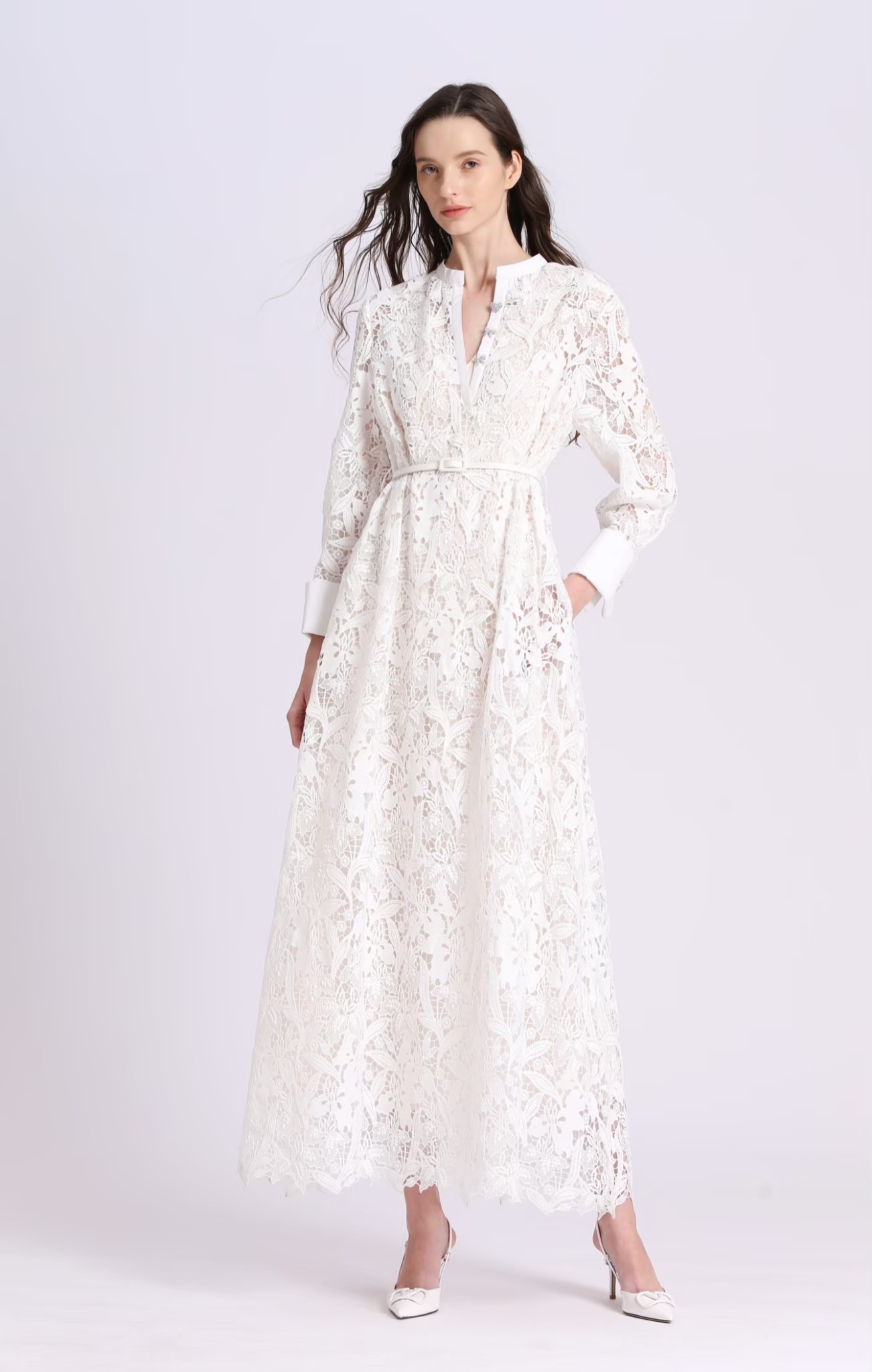 BD15005E1 珍珠白水溶蕾絲圓V領長羊(附腰帶)