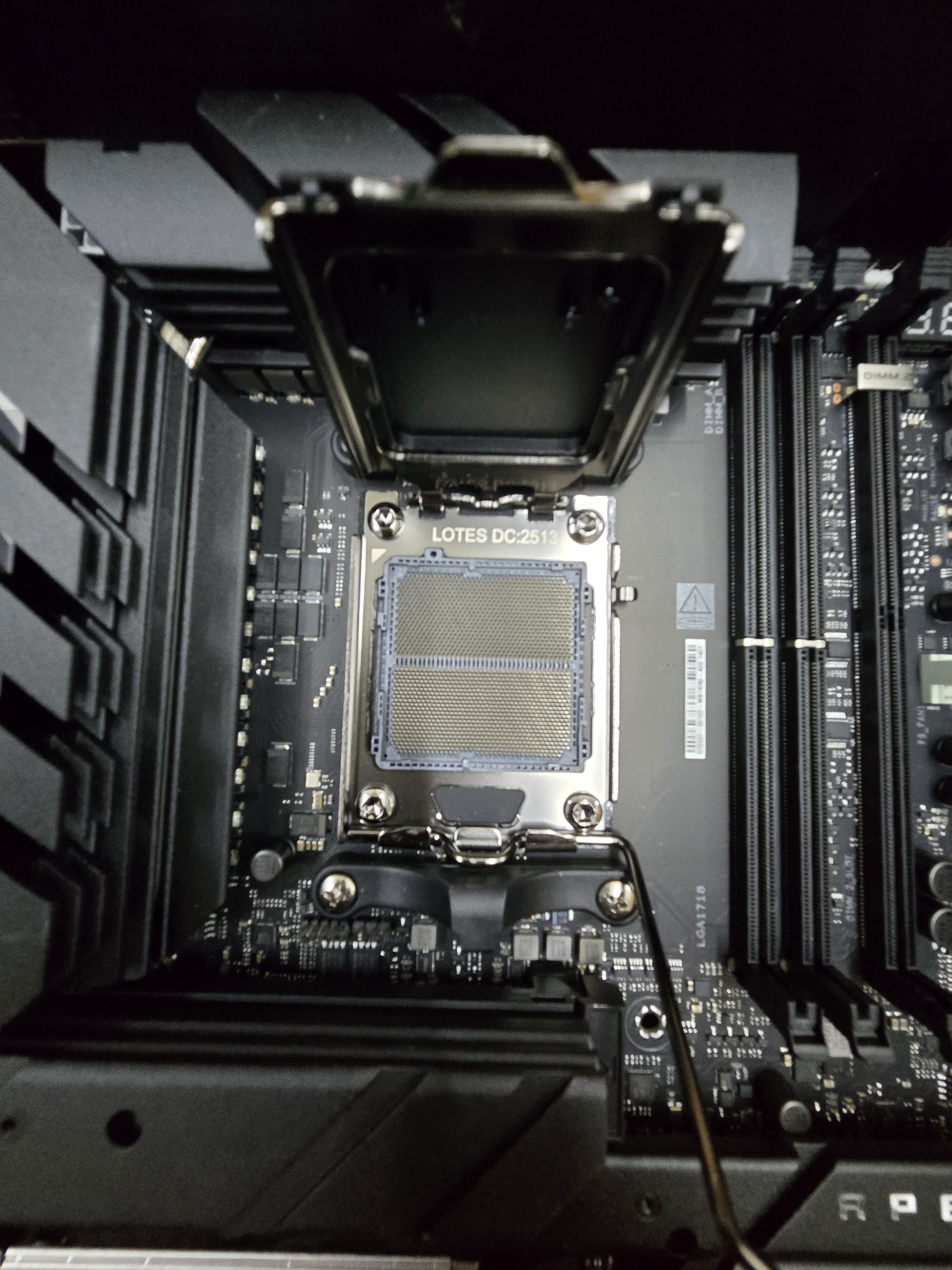 ROG CROSSHAIR X870E APEX (MB-BX8ECA)