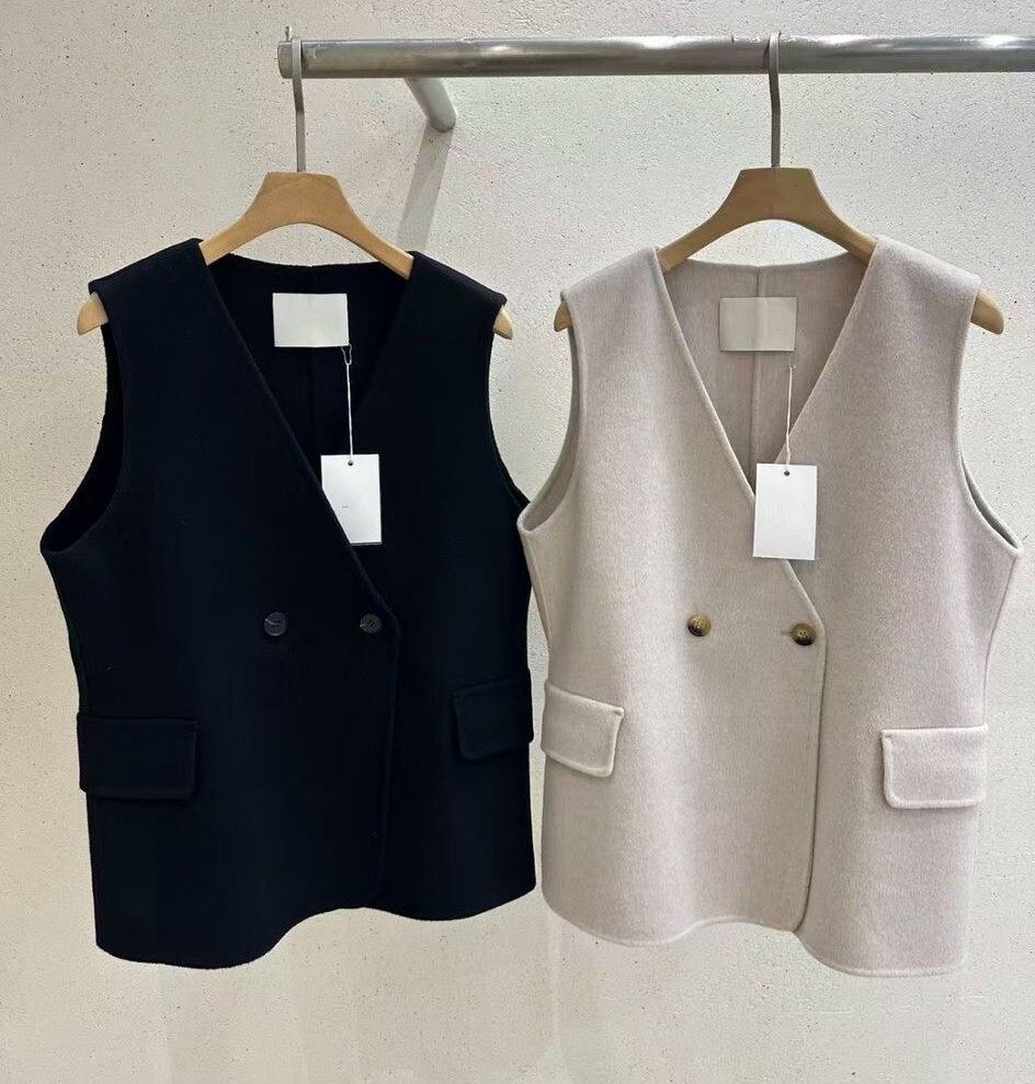 SC14  胸 42 長26 $899  羊絨 90 %  羊毛10 %