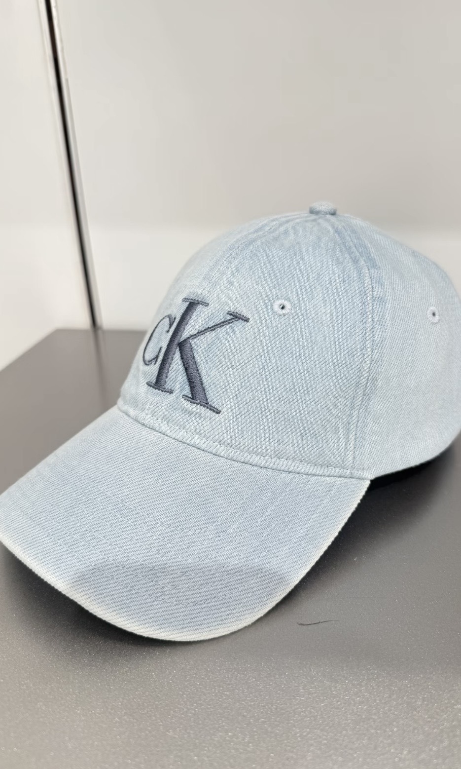 Calvin Klein CK 潮流復古刺繡鴨舌帽 牛仔淺藍