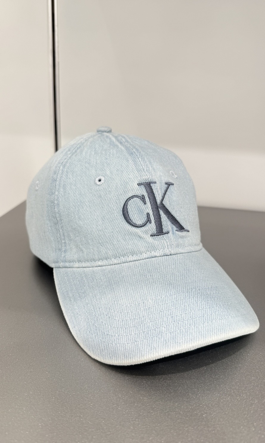 Calvin Klein CK 潮流復古刺繡鴨舌帽 牛仔淺藍