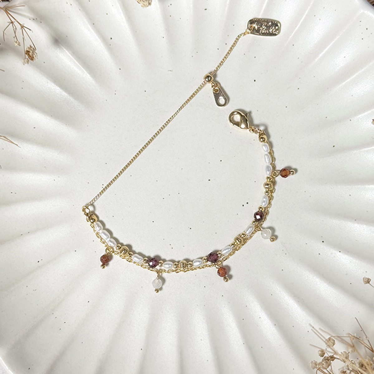 生日花 • 捌月貳 • 虎皮百合 – 珍珠石榴石 – 手鍊