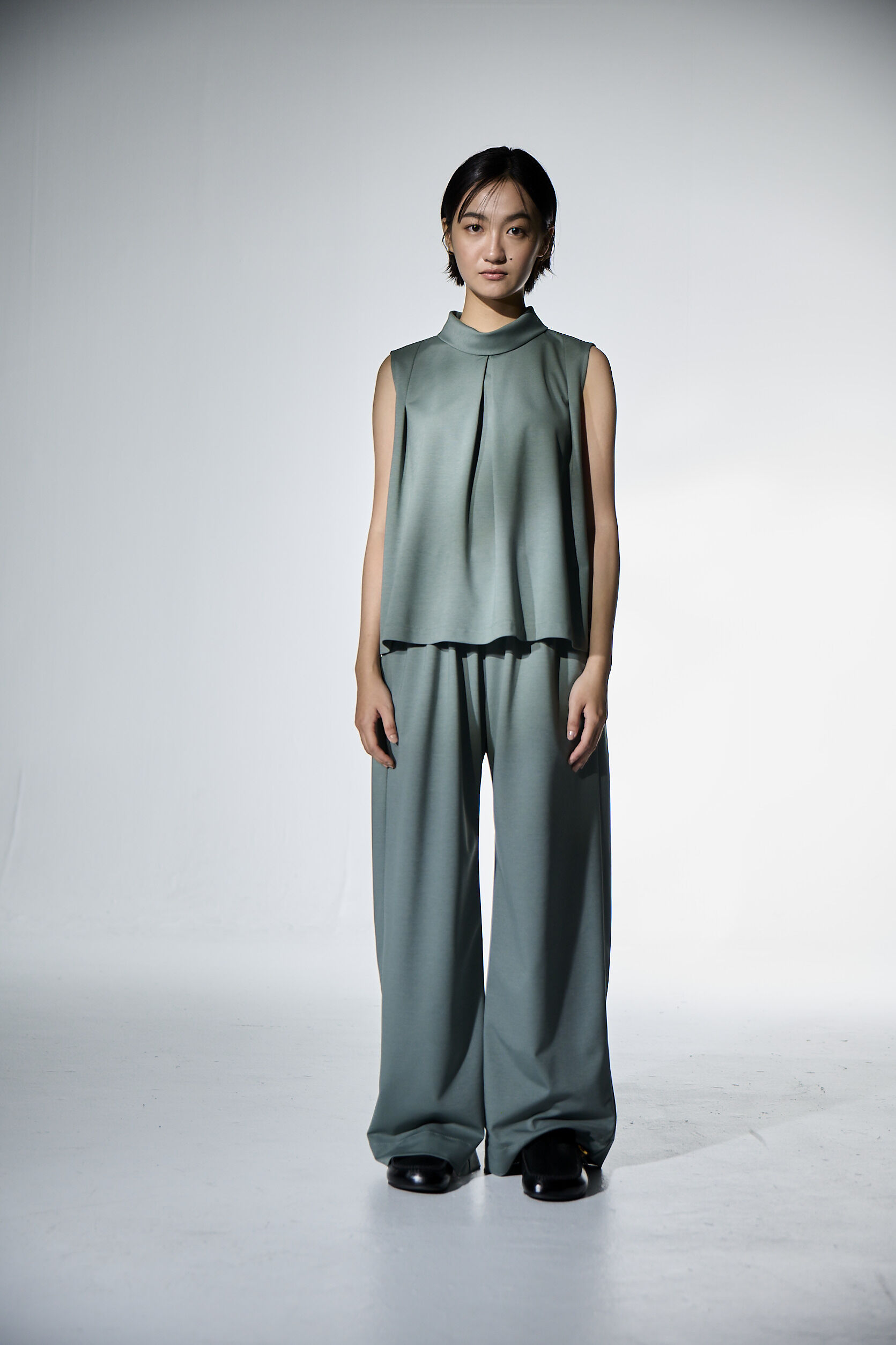 反領活褶無袖上衣