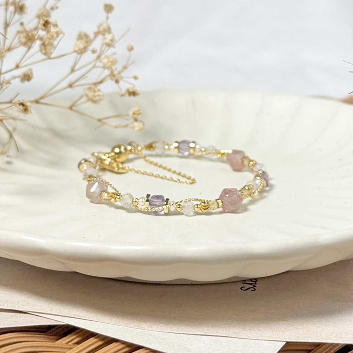 生日花 • 伍月拾 • 牡丹花 – 草莓晶 – 手鍊