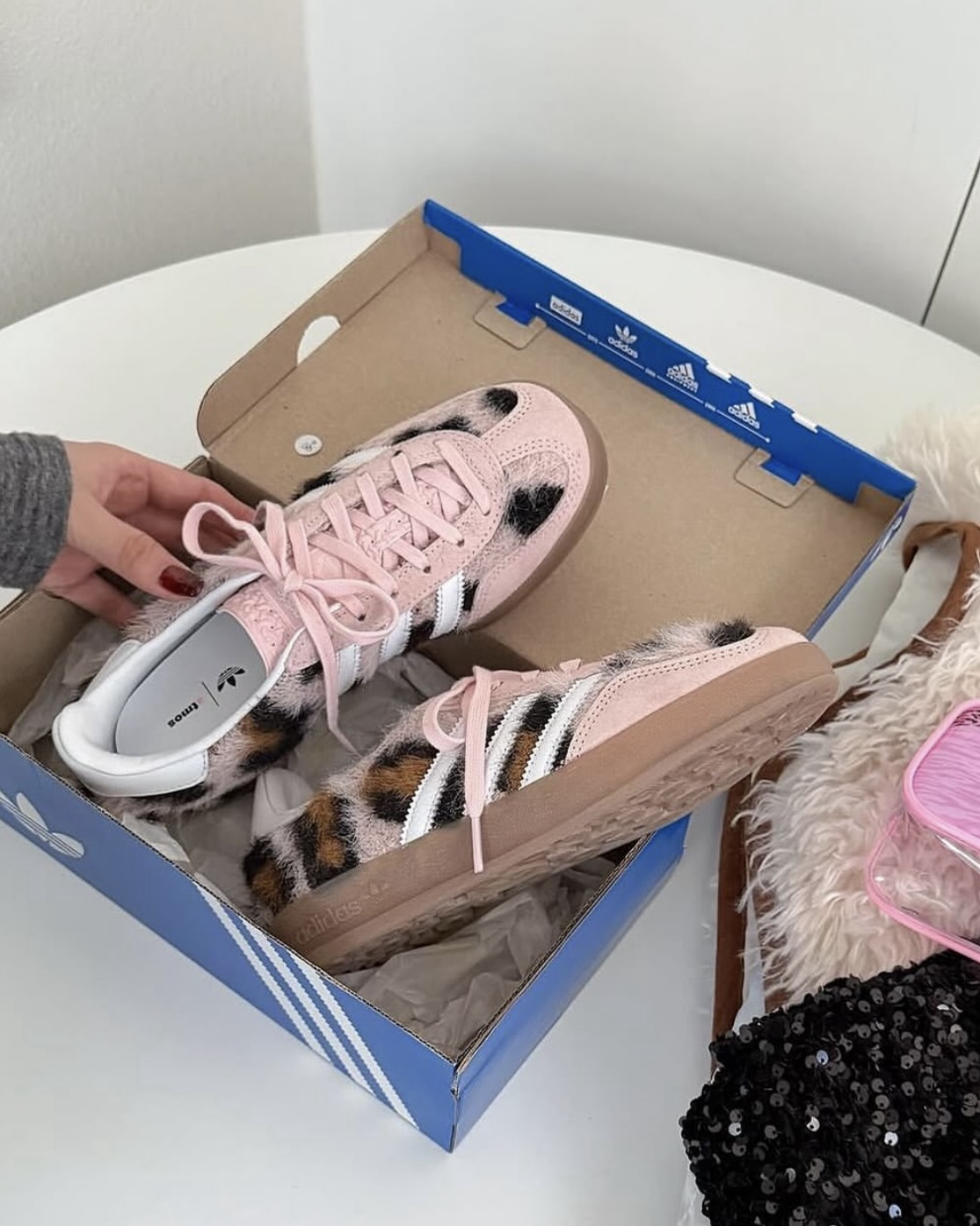atmos Pink x Adidas Gazelle Indoor 豹紋粉 櫻花粉 絨毛 焦糖底 聯名款 男女鞋