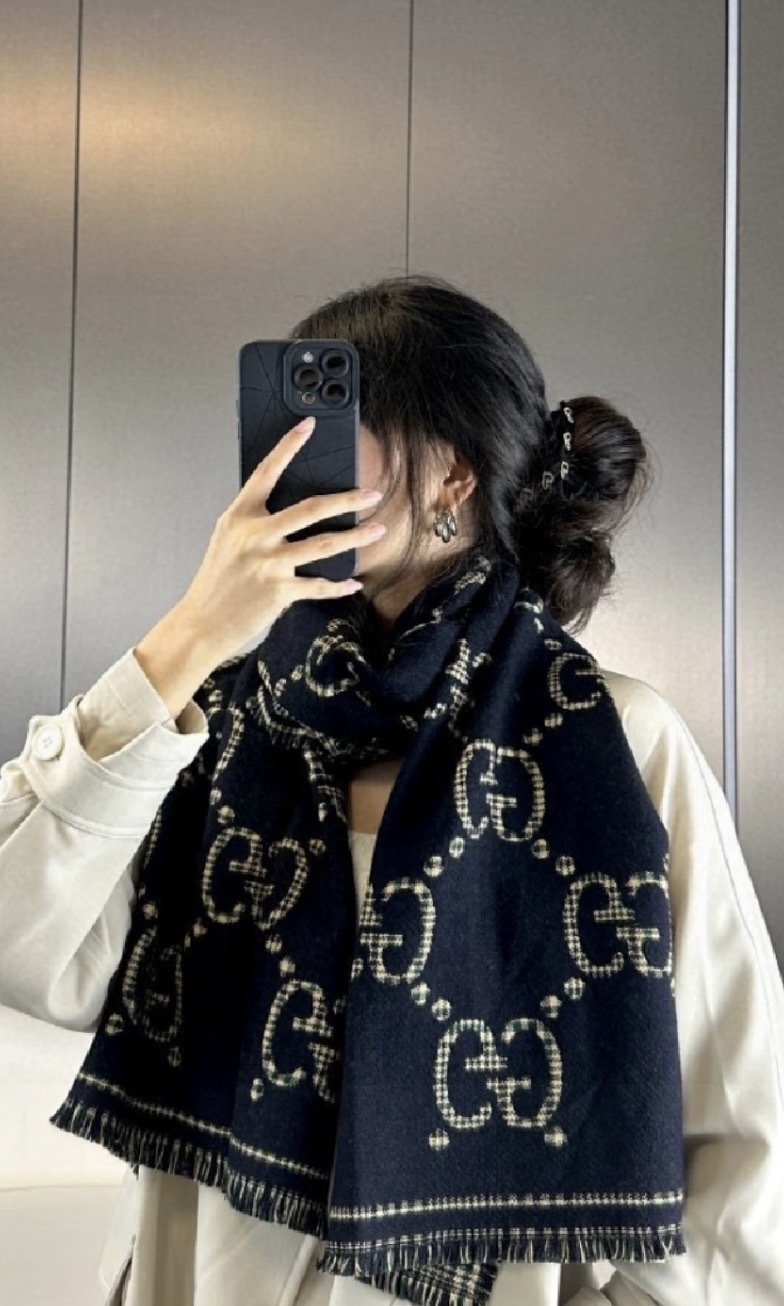 【三色入】GUCCI 經典雙G格紋 羊毛頸巾