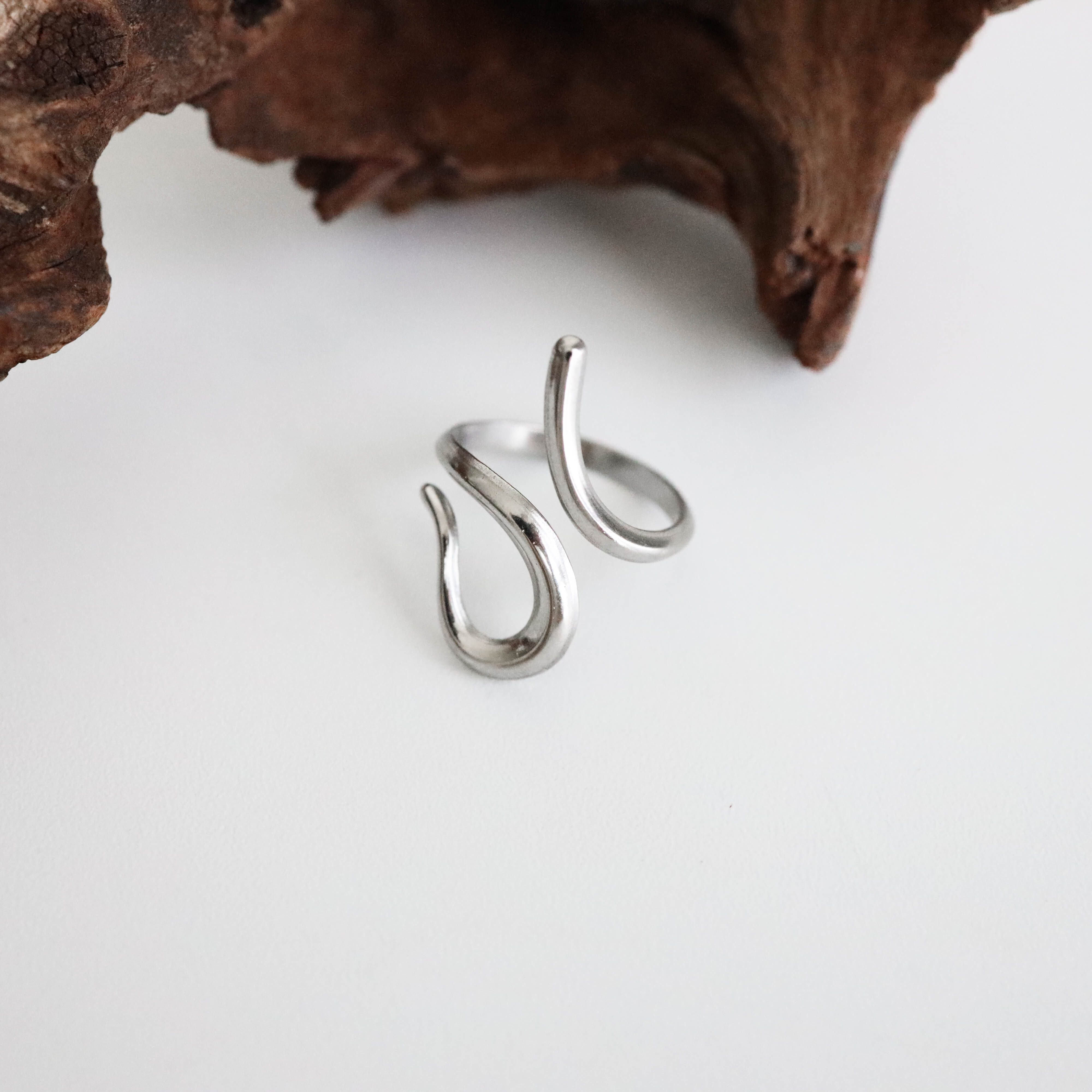 不怕水蛇線鋼戒