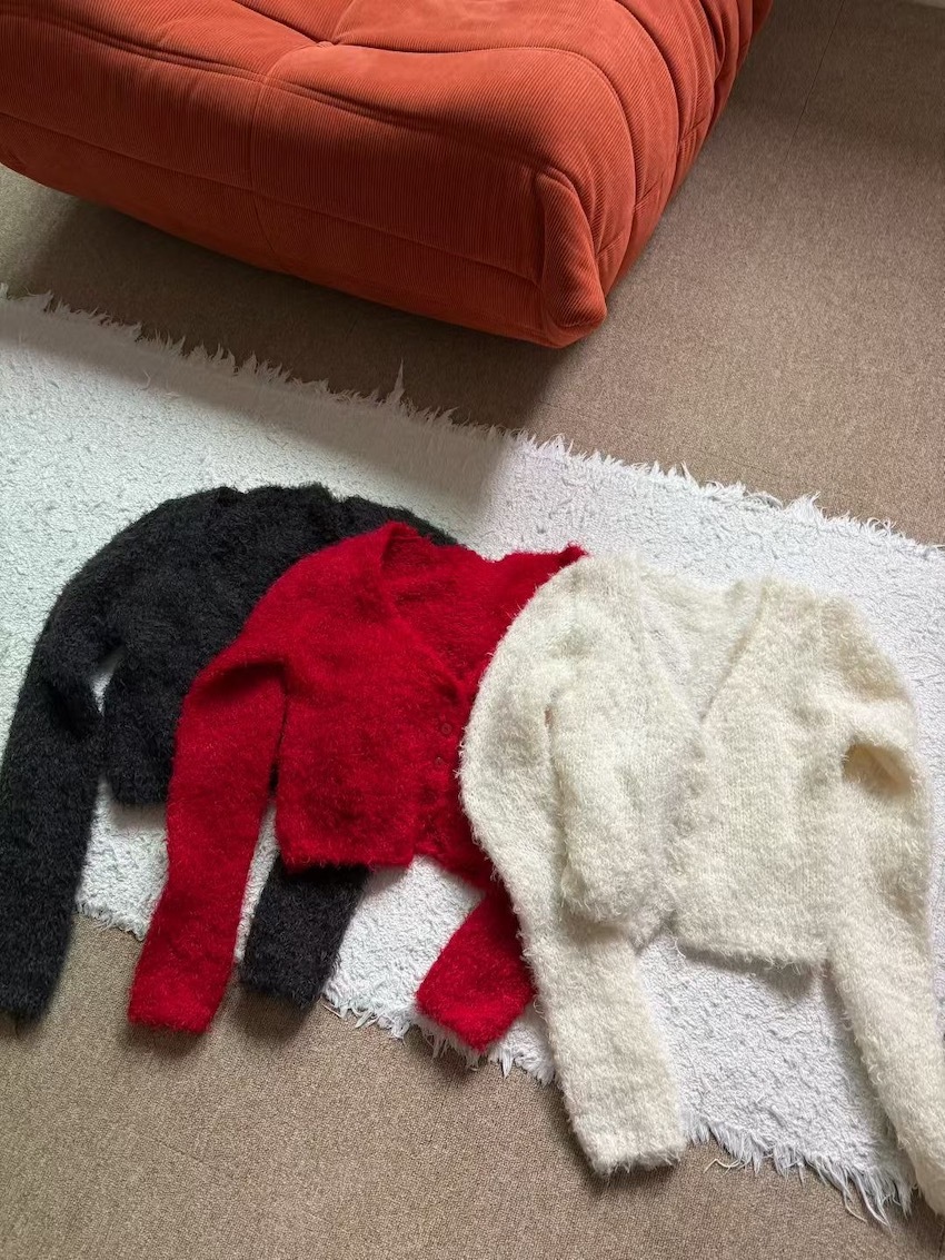 fuzzy texture cropped knit cardigan