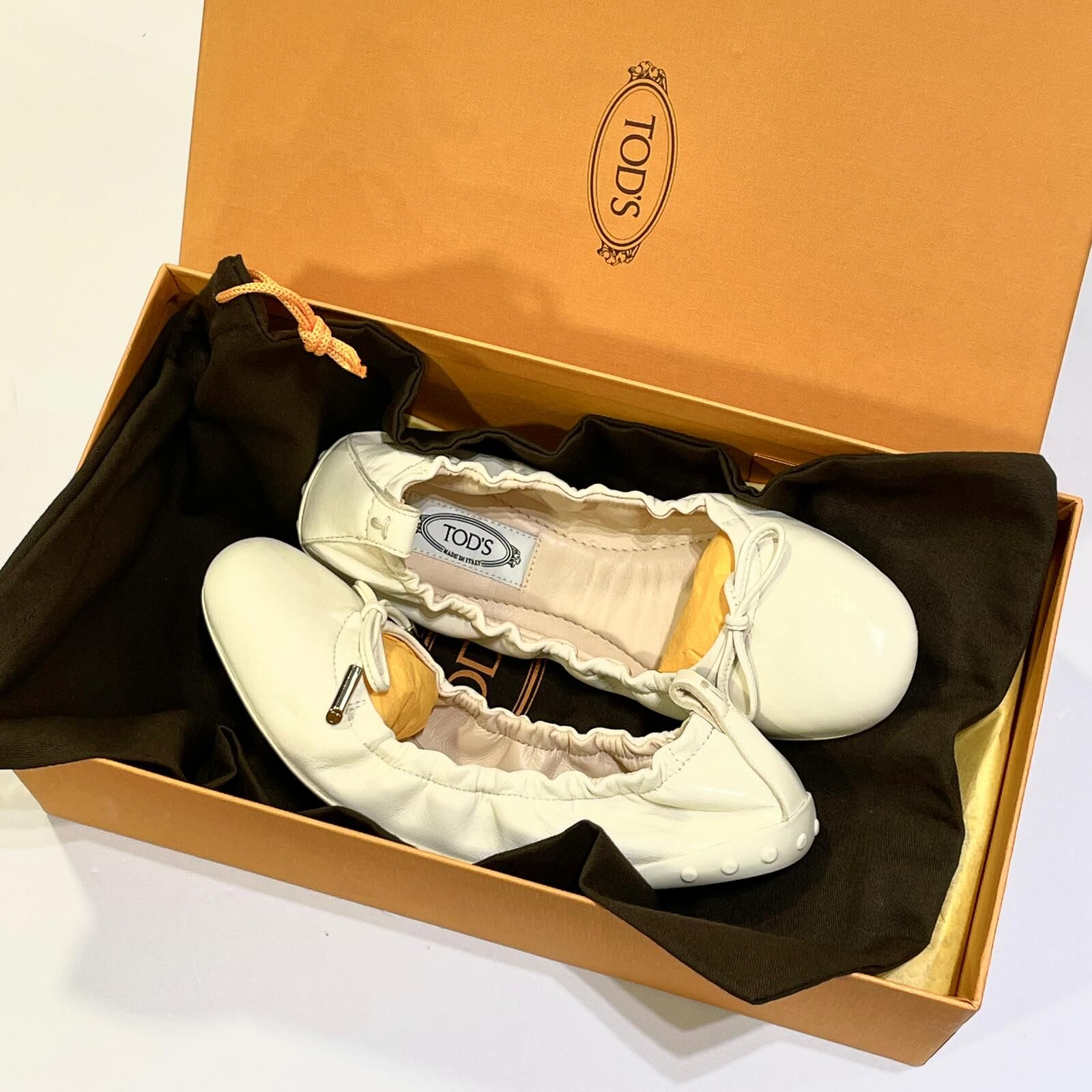 只有35碼~全球最抵!!! 全新TOD'S芭蕾舞鞋, 白色超柔軟羊皮蝴蝶結, 托德斯魷魚鞋 #BRAND NEW #香榭站正品
