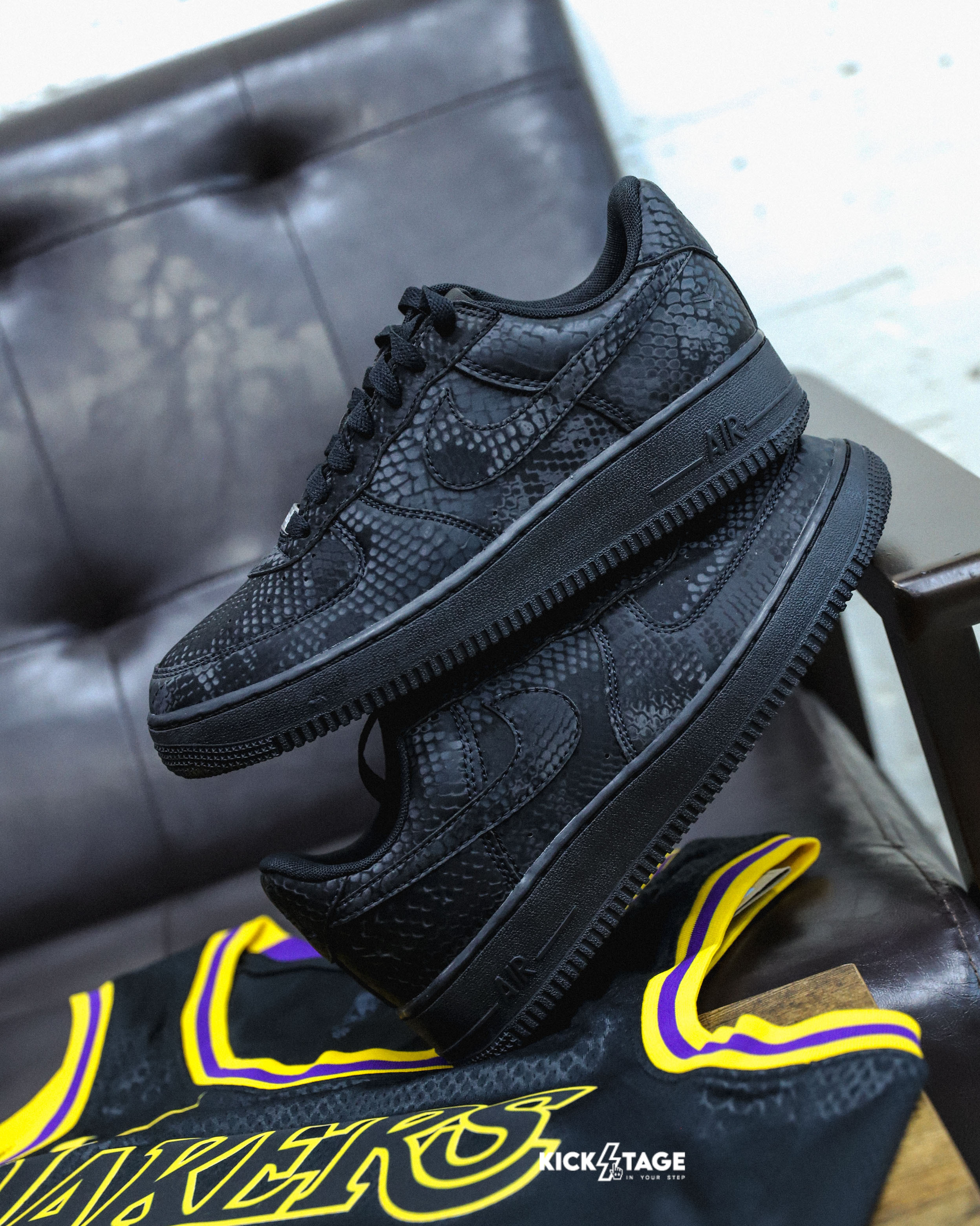 <連線代購商品> 男鞋 KOBE BRYANT X NIKE AIR FORCE 1 LOW 全黑 黑曼巴 科比 蛇紋 氣墊 休閒鞋【IB0018-003】