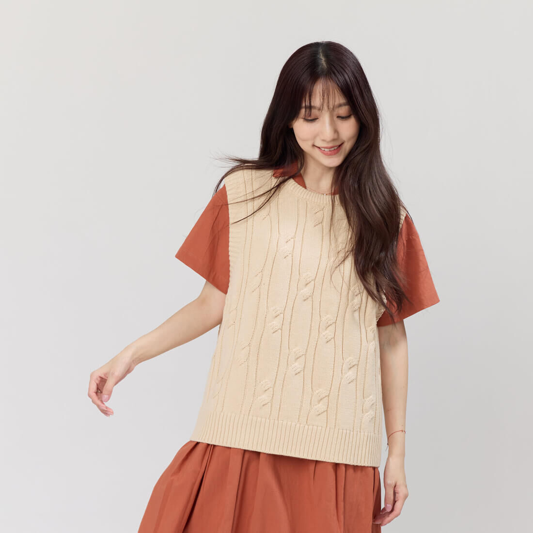 Joyce圓領麻花針織背心/奶茶