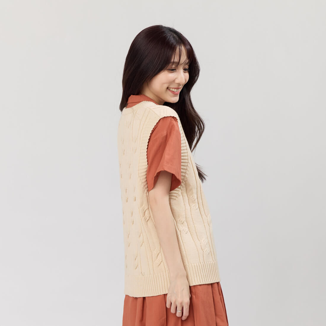 Joyce圓領麻花針織背心/奶茶