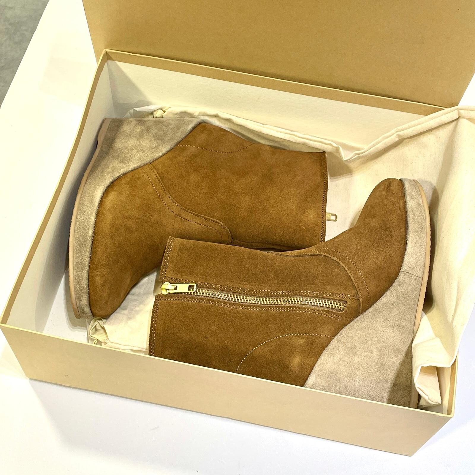 只有35碼~全球最抵!!! 全新APC ANKLE BOOTS 啡色麂皮短靴 禦寒毛毛靴 #BRAND NEW #香榭站正品