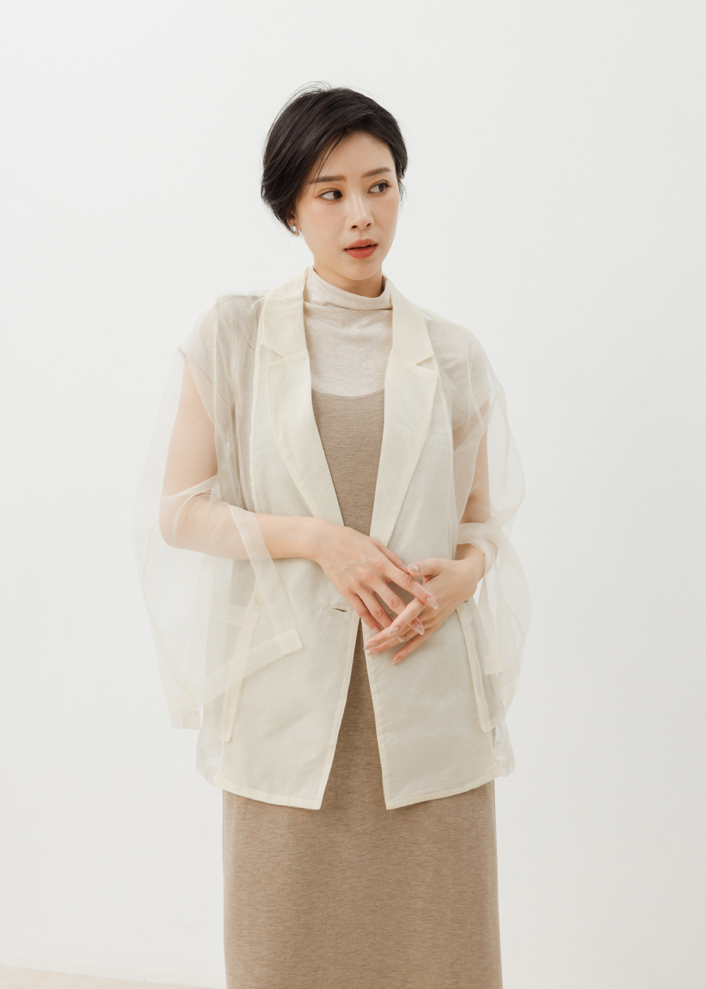 飛袖設計透膚西裝外套