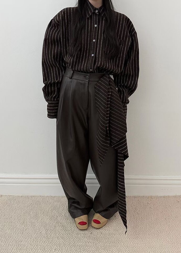 打褶皮革老爺褲