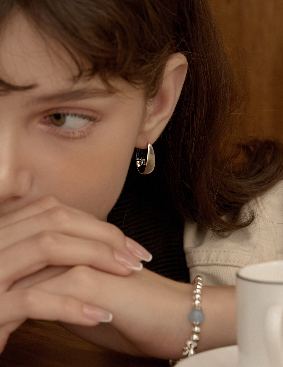 U型圓弧圈圈。針式耳環