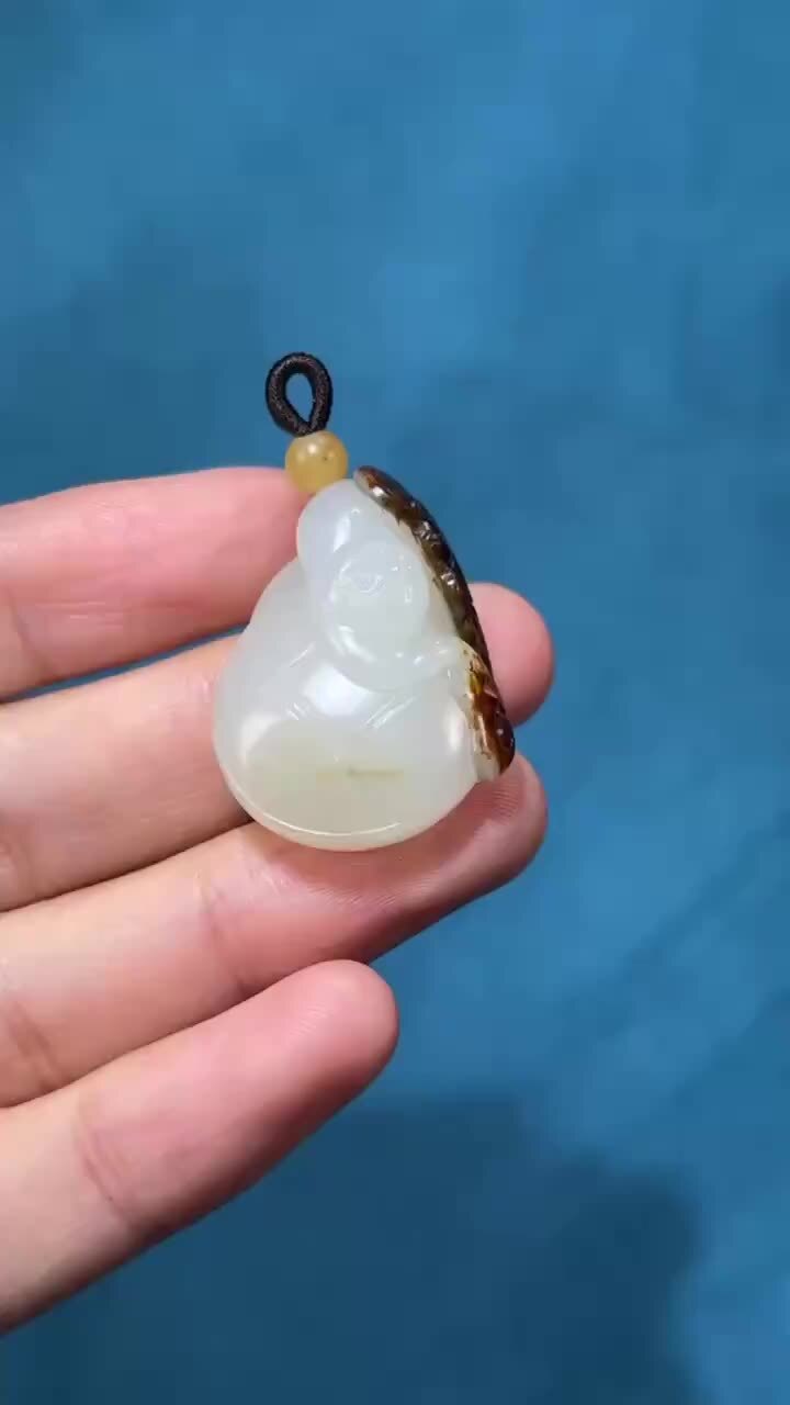 115214 和田玉籽料靈猴納福