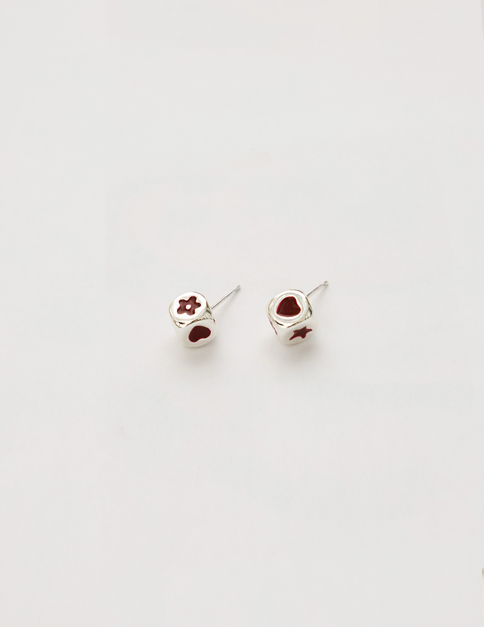 滴釉愛心魔方。針式耳環