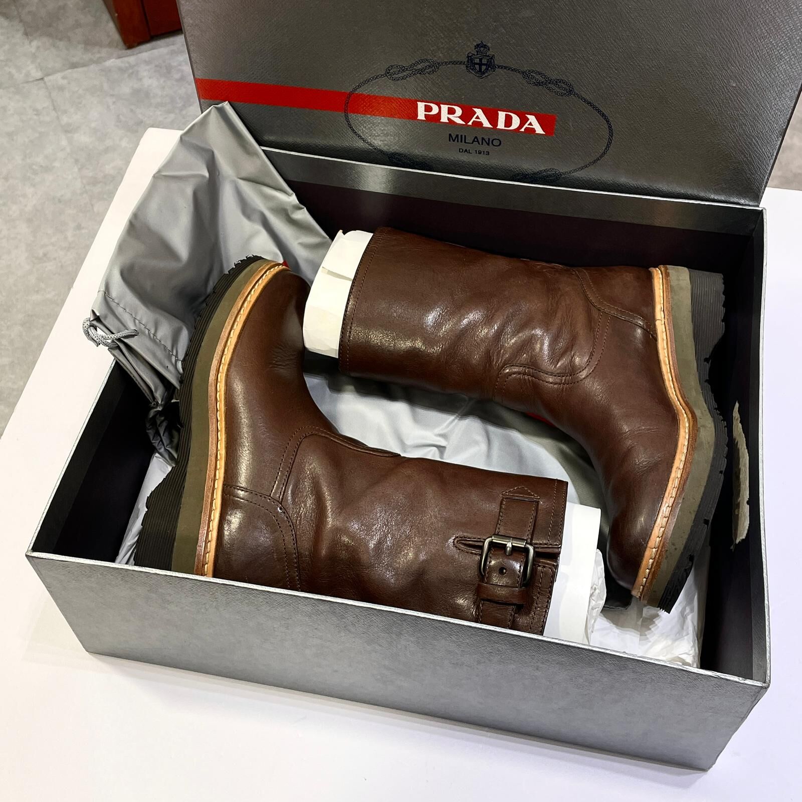 只有35碼~超級筍價!!! 95%NEW二手PRADA BOOTS,馬丁靴, 深啡色牛皮, 普拉達靴子, #香榭站正品